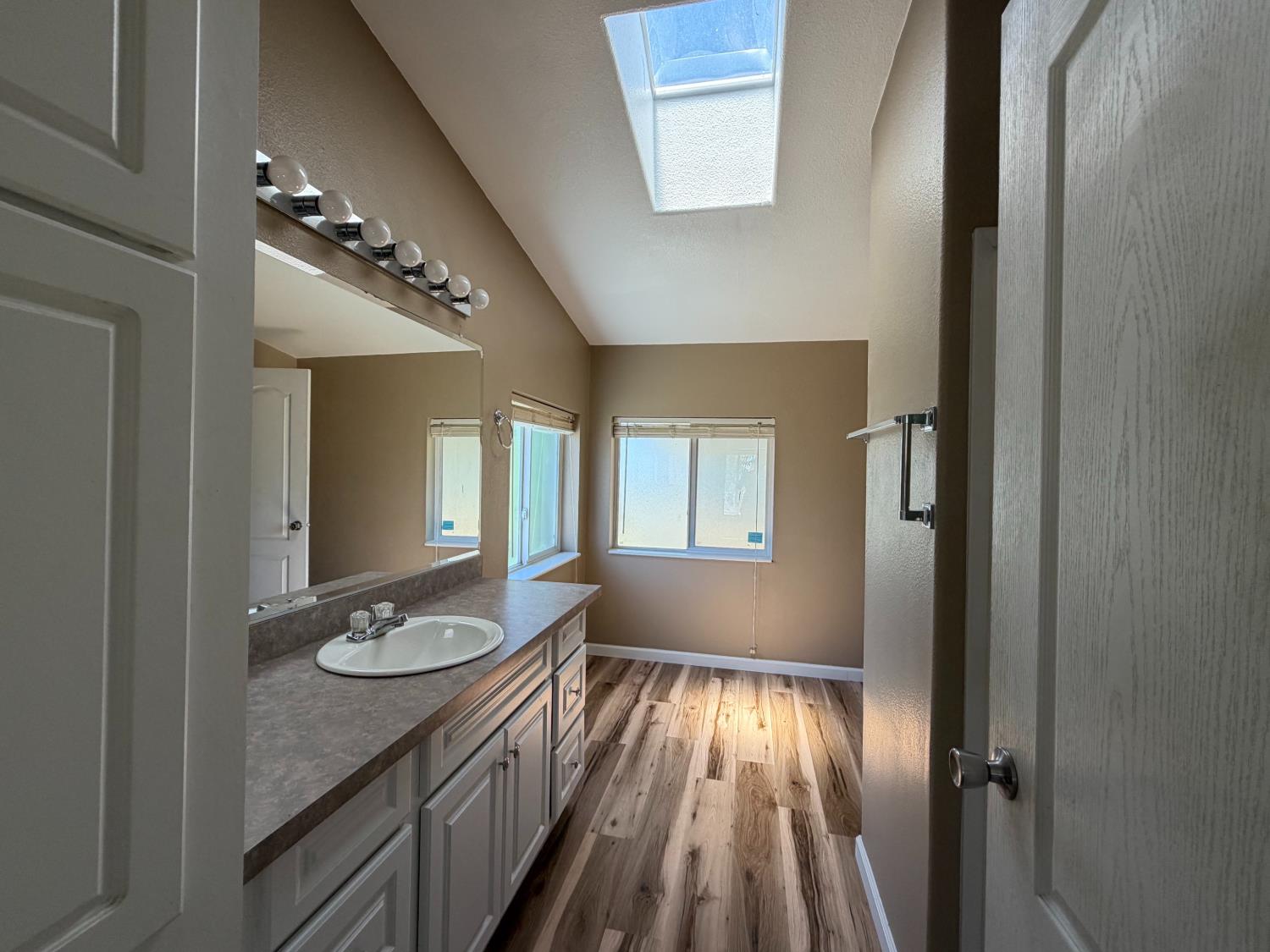 13480 Salinas St, La Grange, CA 95329