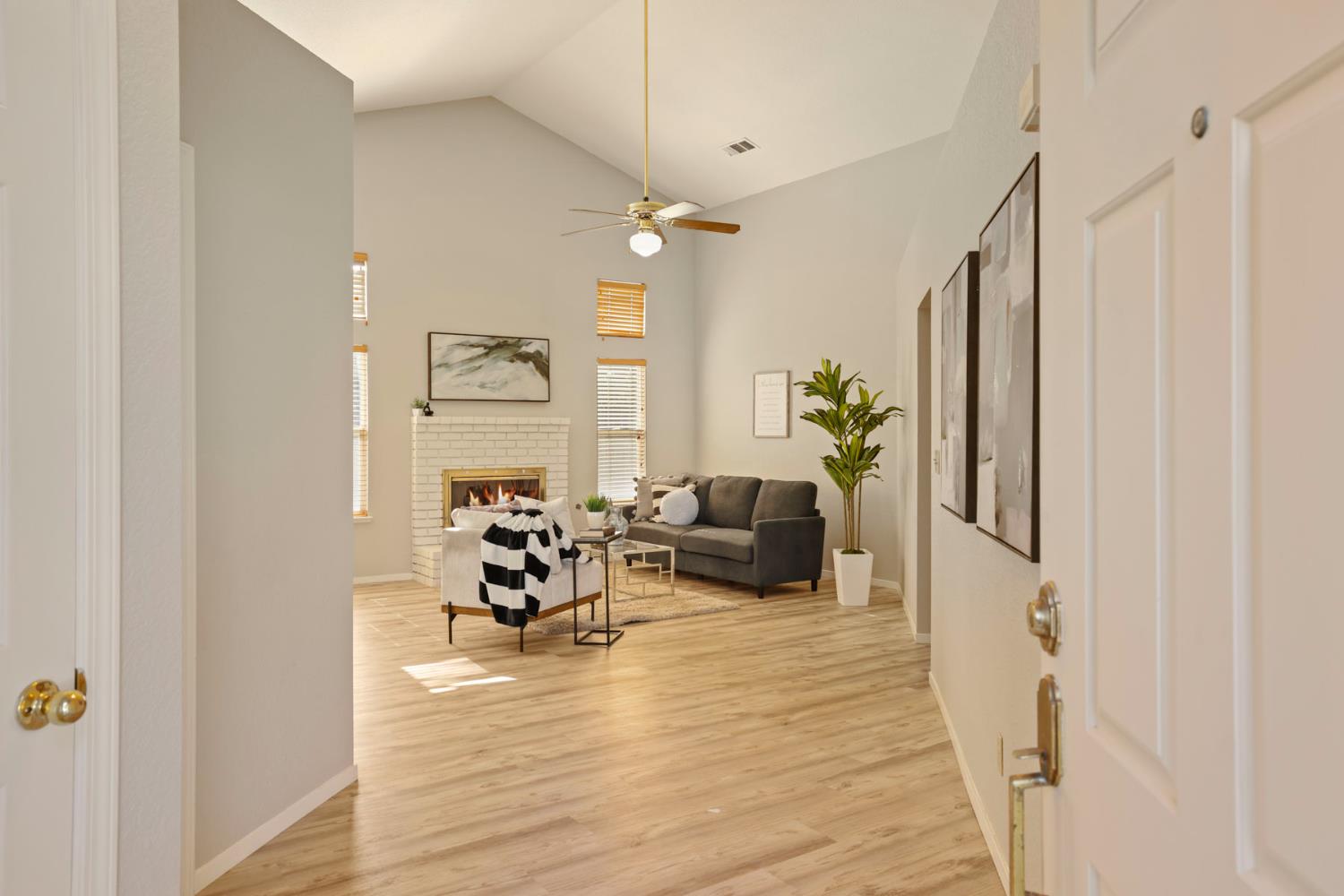 232 Ruess, Ripon, CA 95366