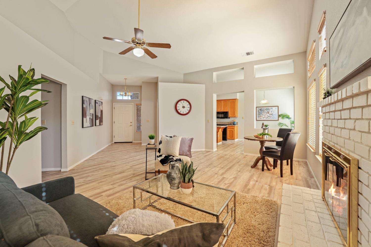 232 Ruess, Ripon, CA 95366