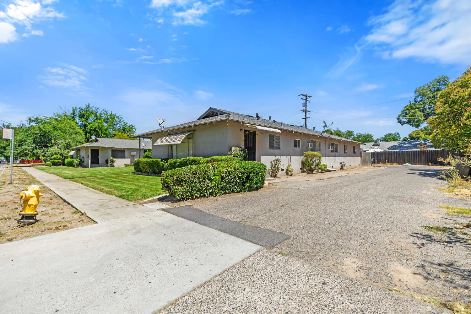 2206 2208 Tully Rd, Modesto, CA 95350