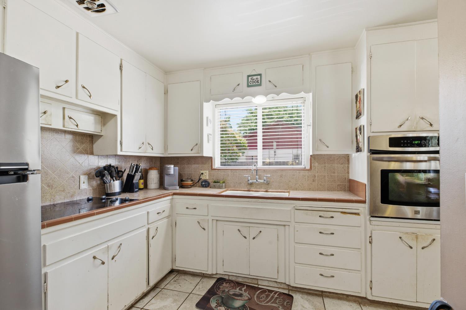 2206 2208 Tully Rd, Modesto, CA 95350