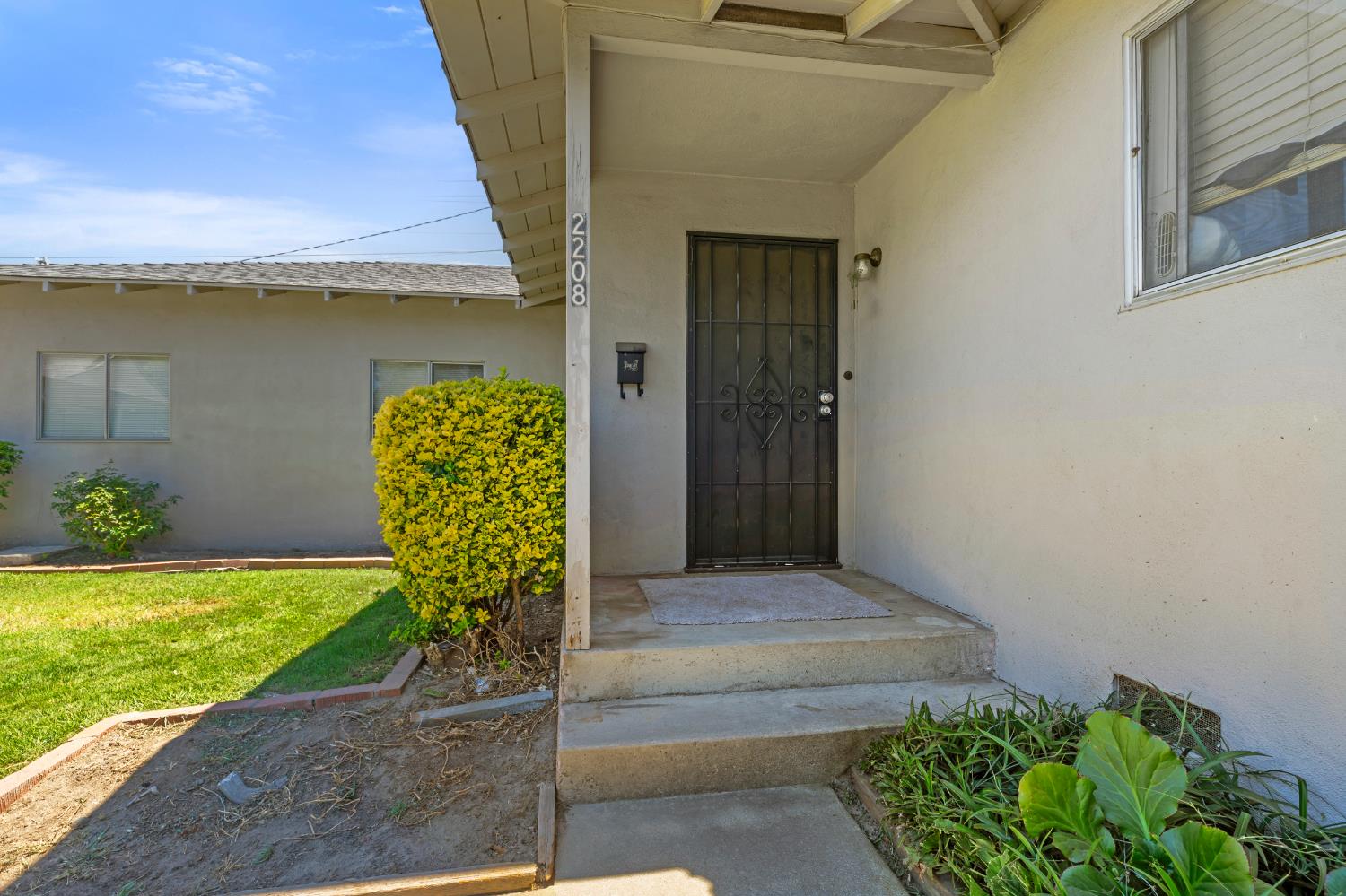 2206 2208 Tully Rd, Modesto, CA 95350