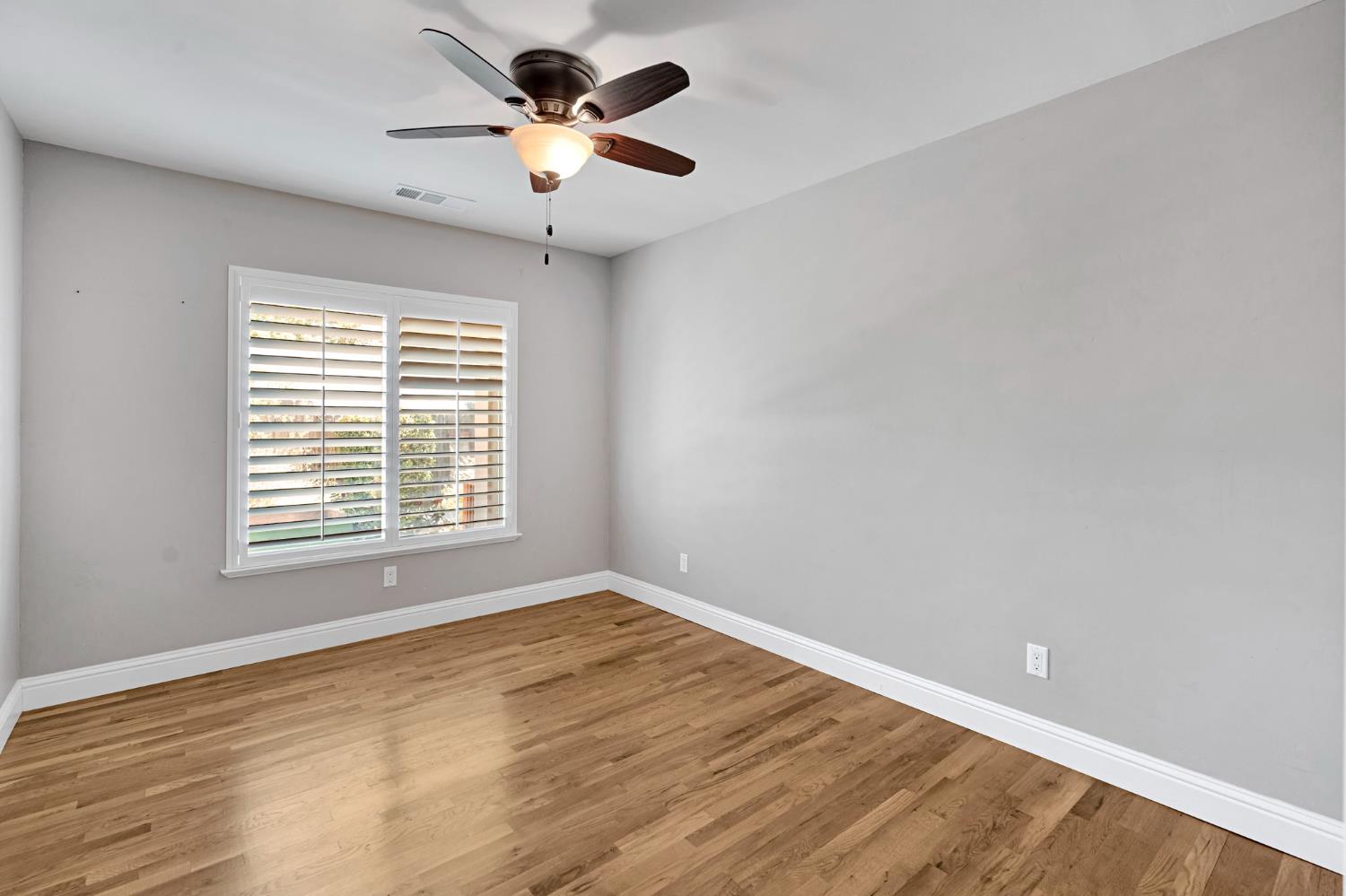 2020 W 3rd St, Madera, CA 93637