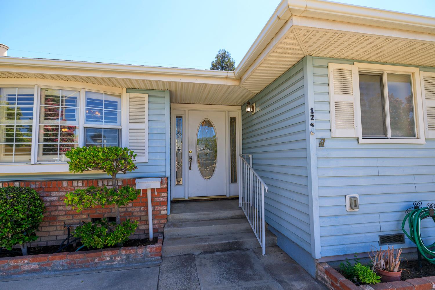 1240 Linn Ct, Turlock, CA 95380