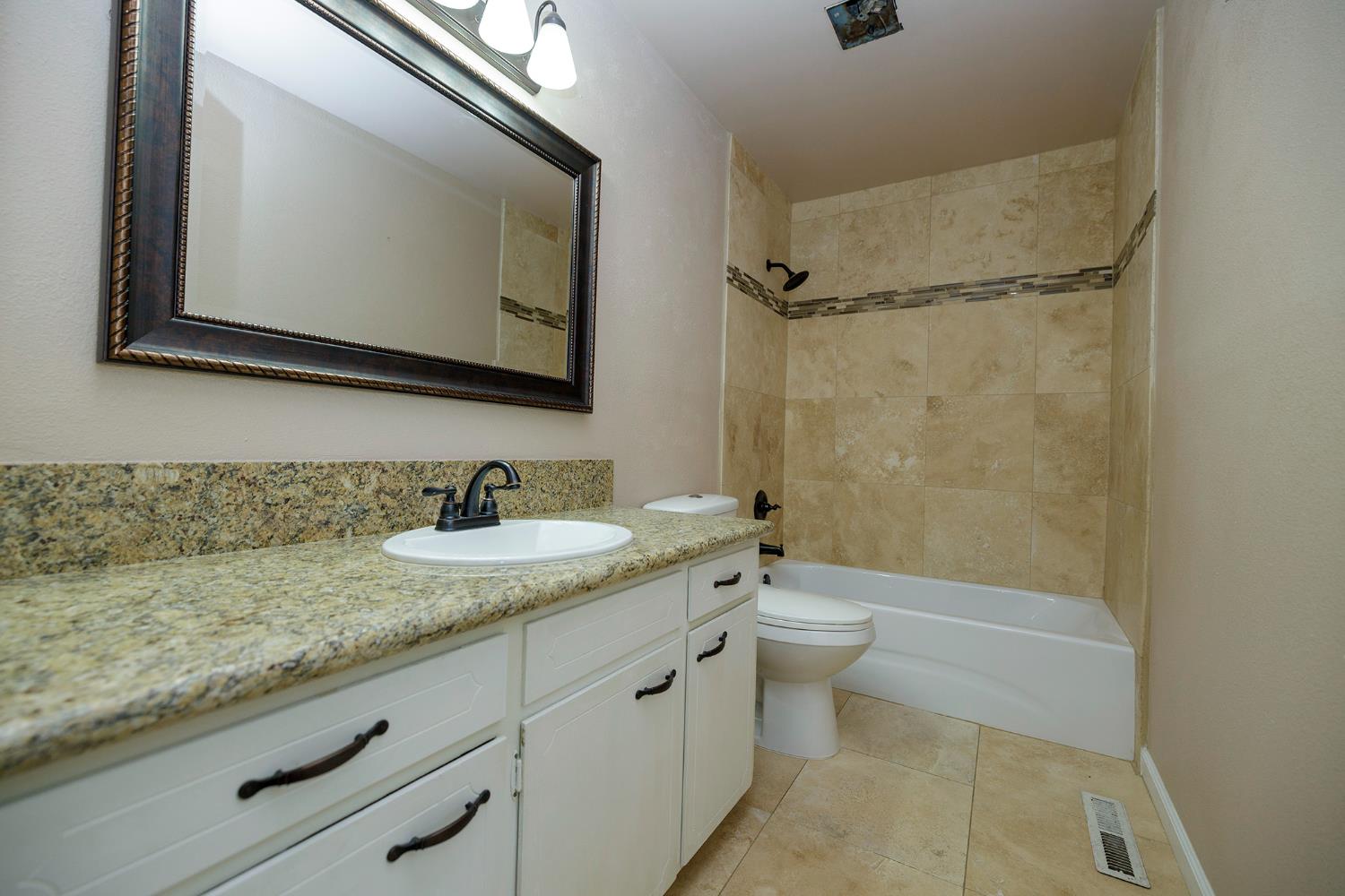 1240 Linn Ct, Turlock, CA 95380