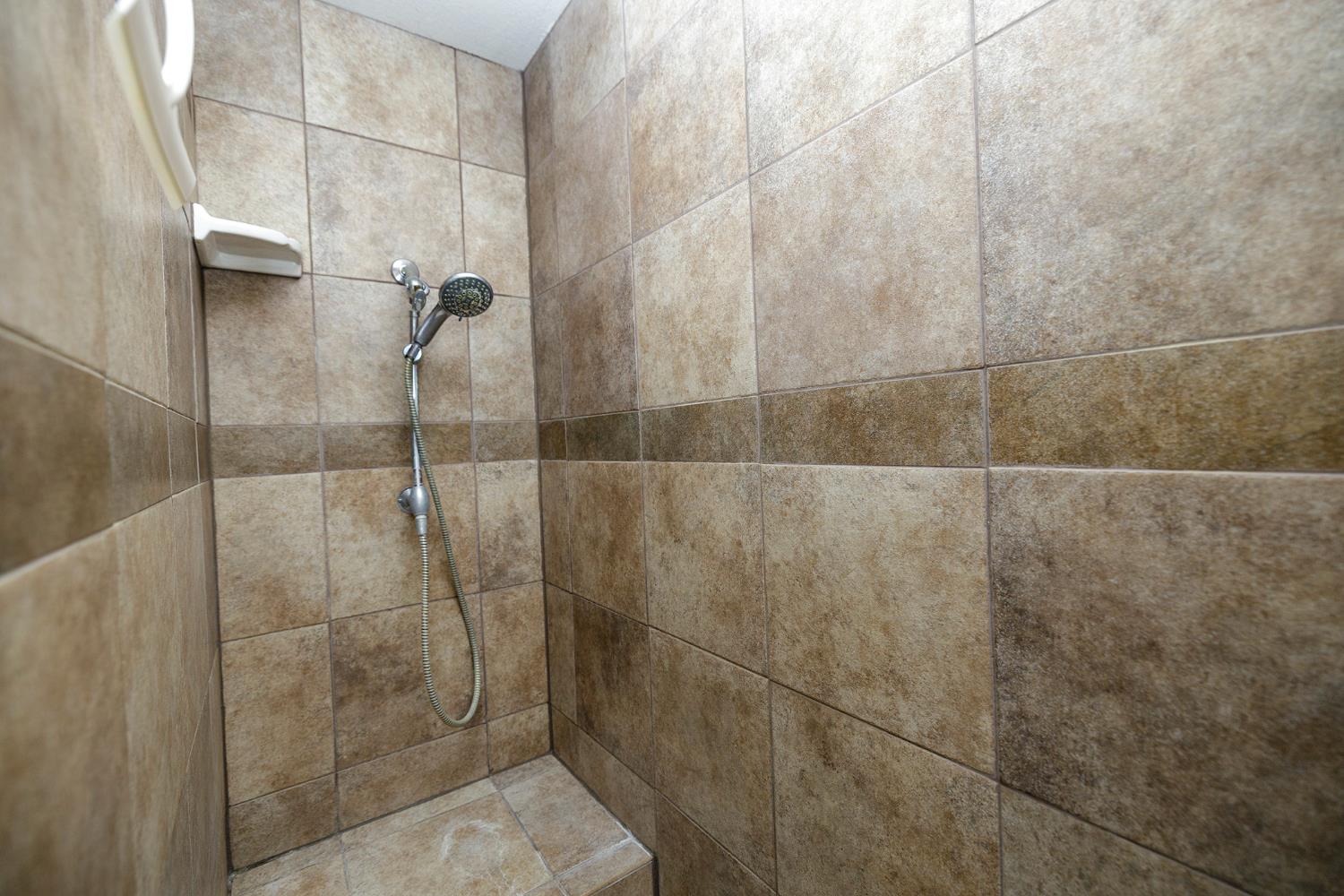 1240 Linn Ct, Turlock, CA 95380
