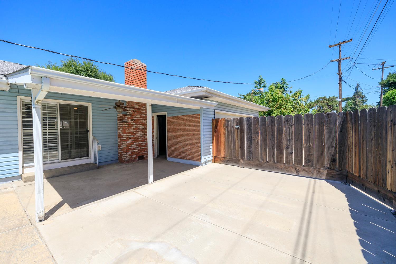 1240 Linn Ct, Turlock, CA 95380