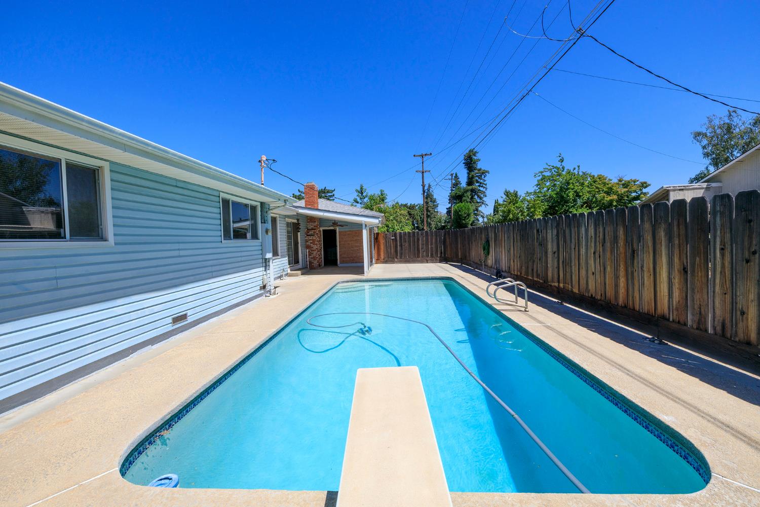 1240 Linn Ct, Turlock, CA 95380