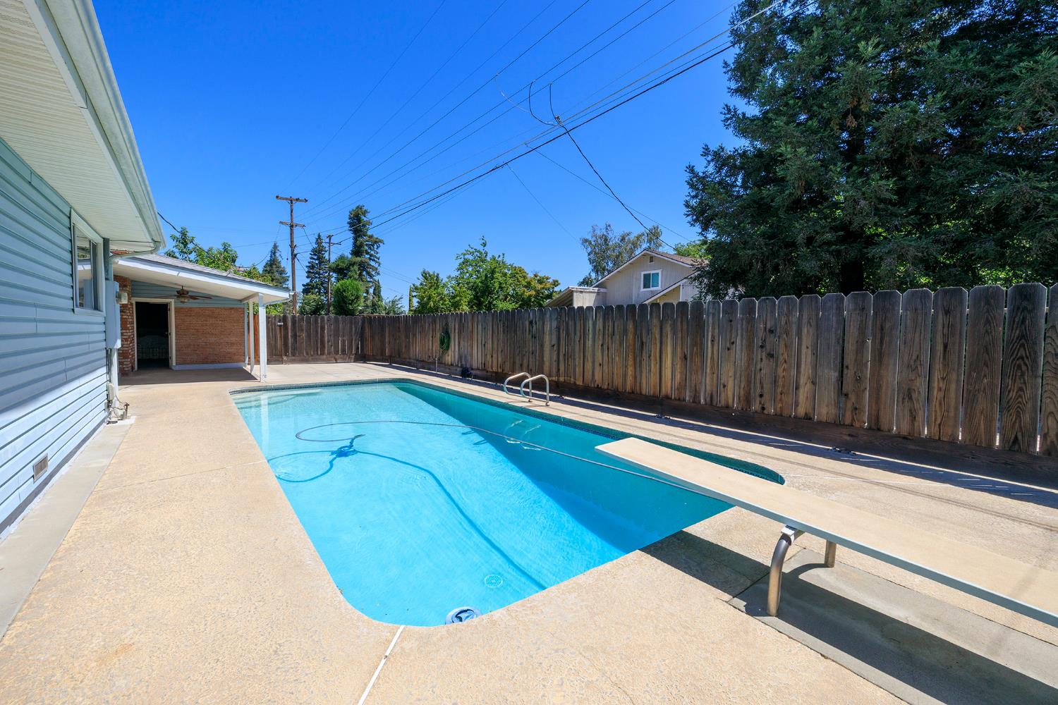 1240 Linn Ct, Turlock, CA 95380