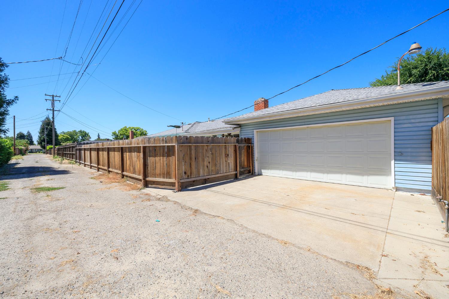1240 Linn Ct, Turlock, CA 95380