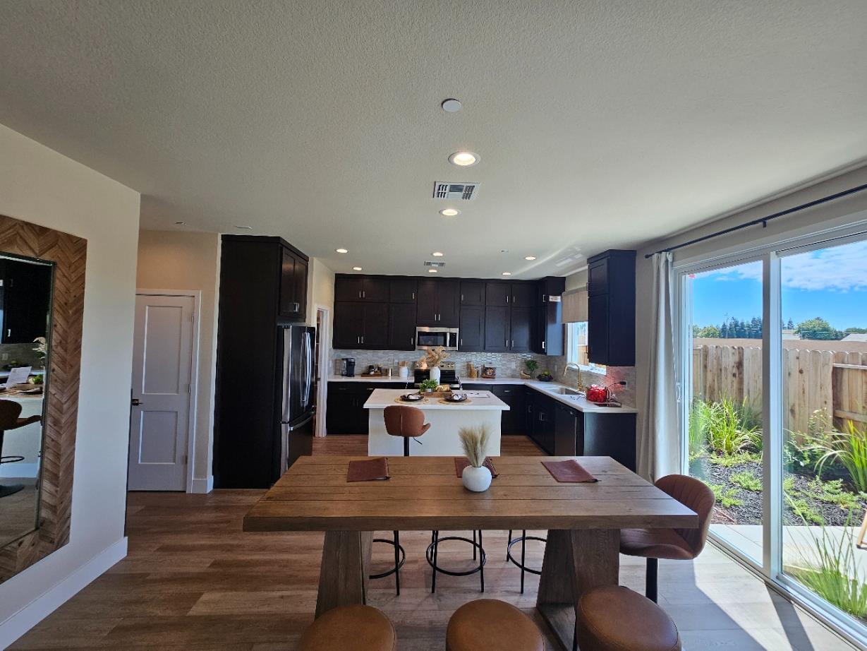 181 Twister Ln, Oakdale, CA 95361