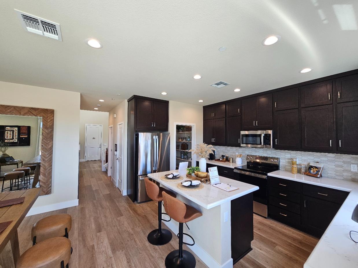 181 Twister Ln, Oakdale, CA 95361