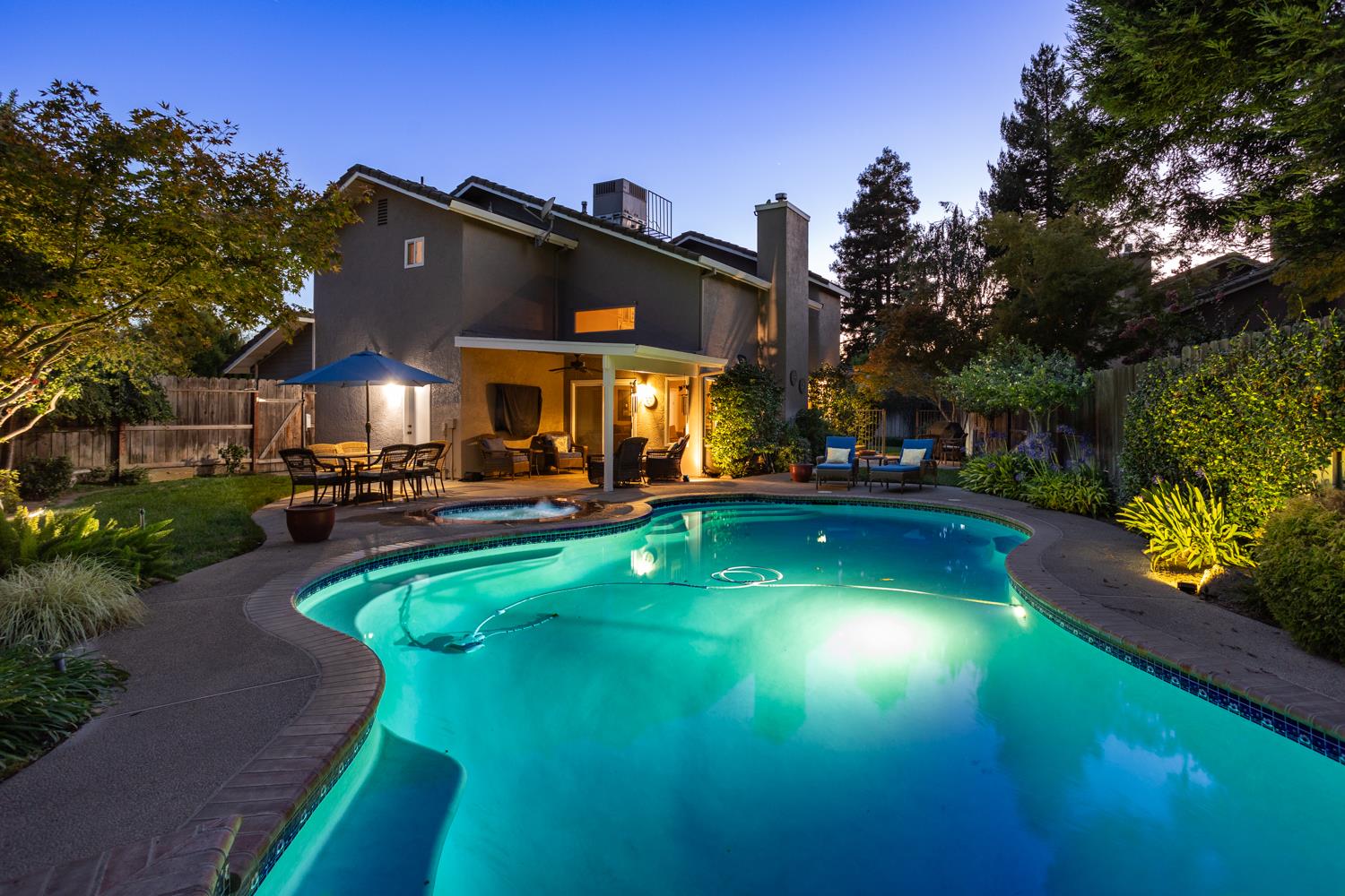 2805 Habsburg Cir, Modesto, CA 95356