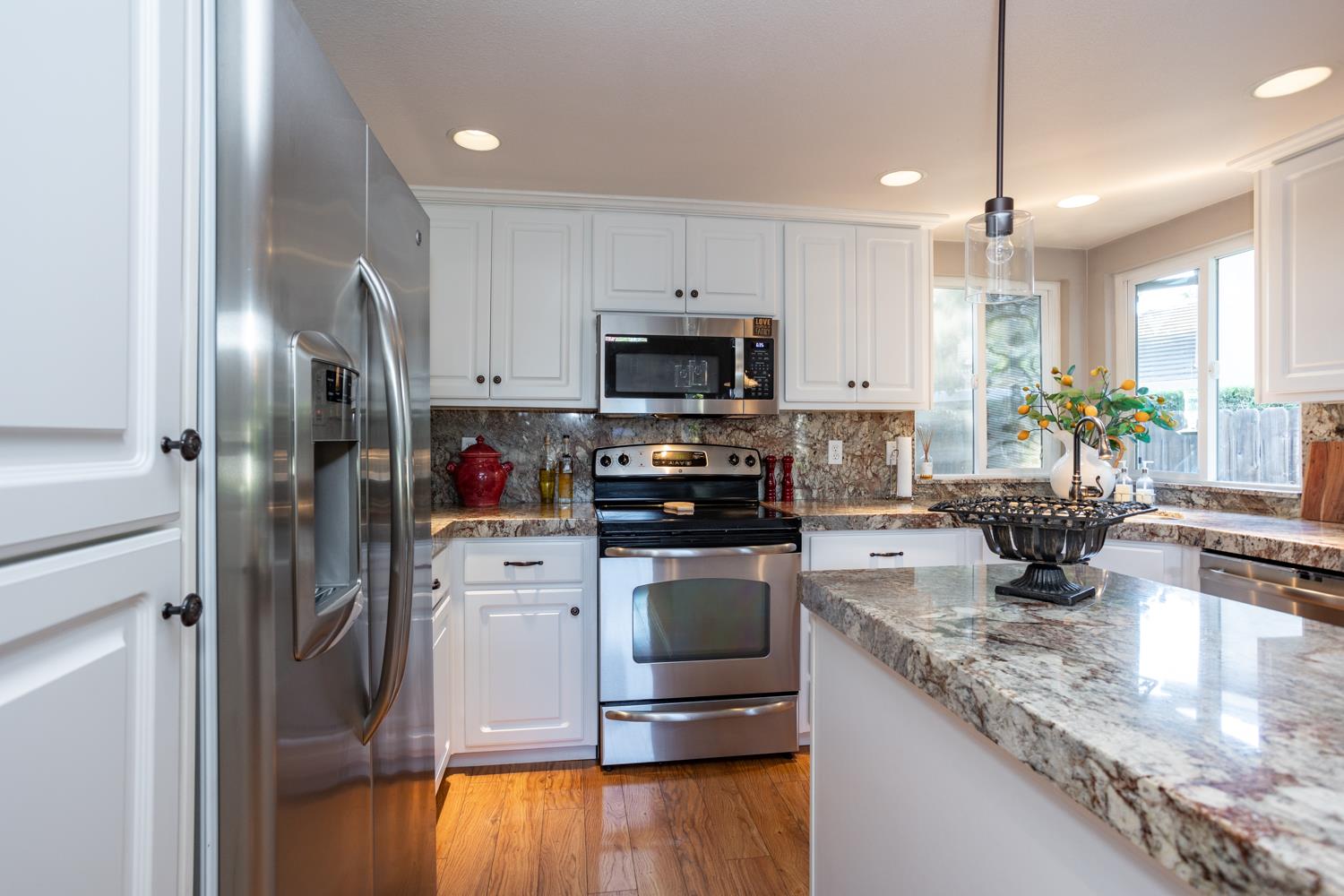 2805 Habsburg Cir, Modesto, CA 95356