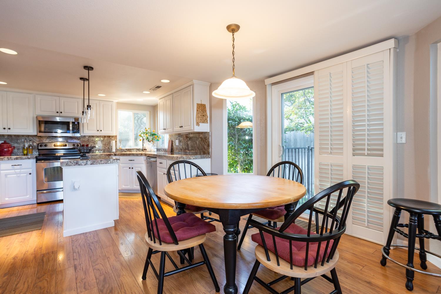 2805 Habsburg Cir, Modesto, CA 95356