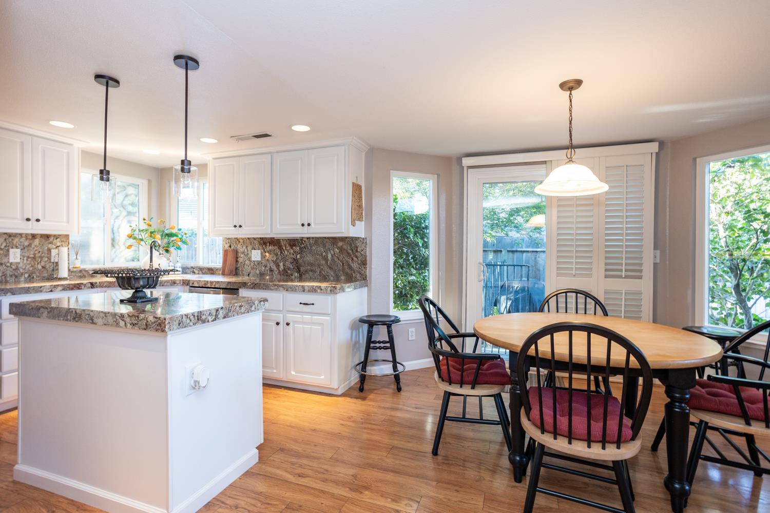 2805 Habsburg Cir, Modesto, CA 95356