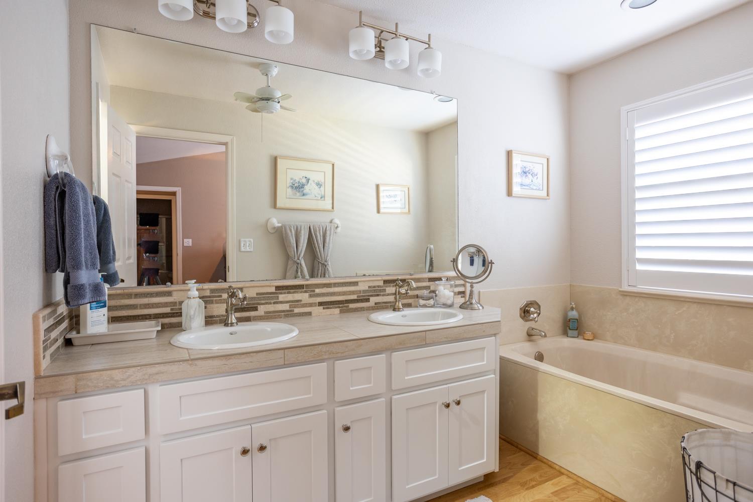 2805 Habsburg Cir, Modesto, CA 95356