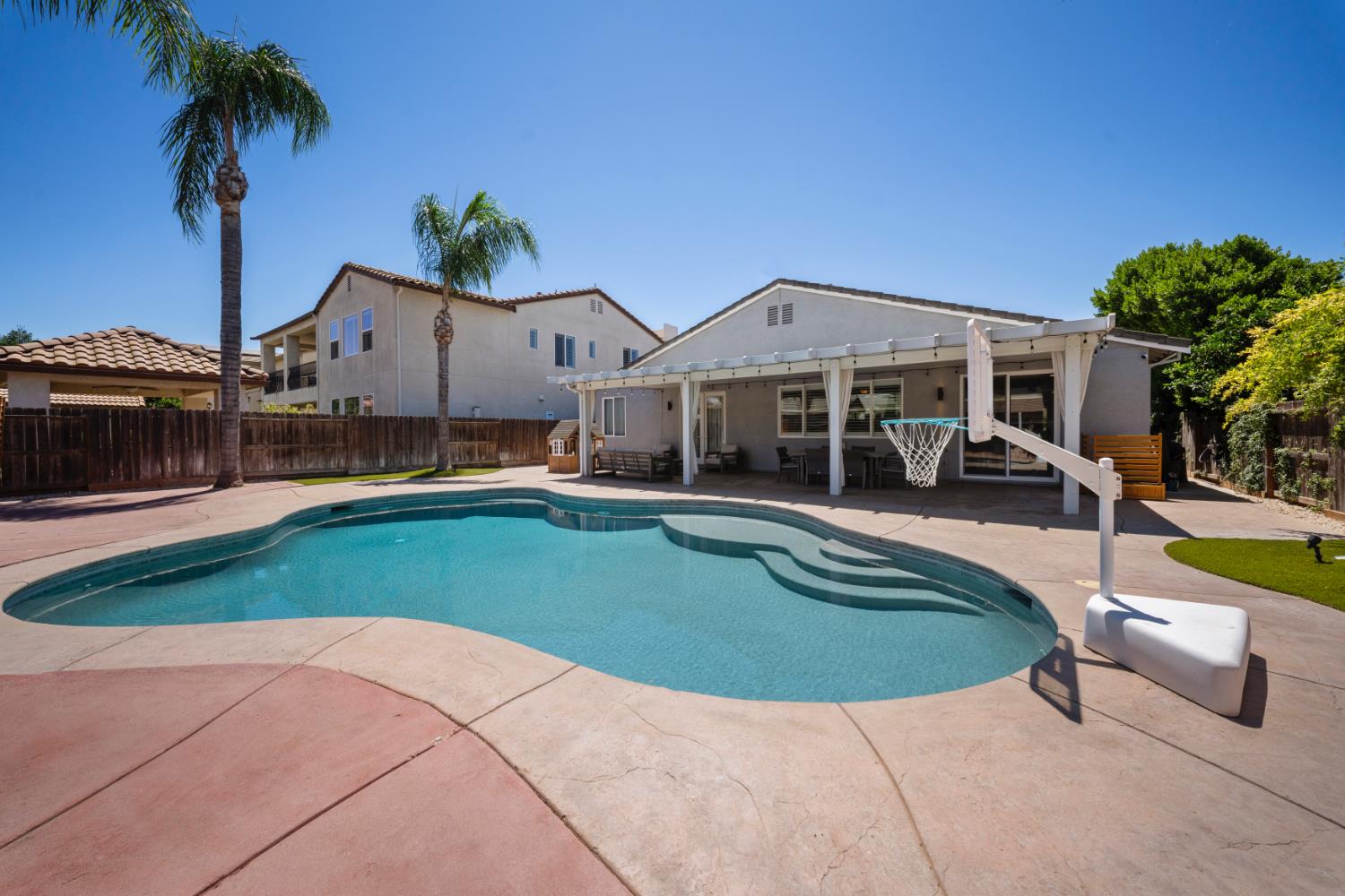 2505 CANCUN Ct, Modesto, CA 95355
