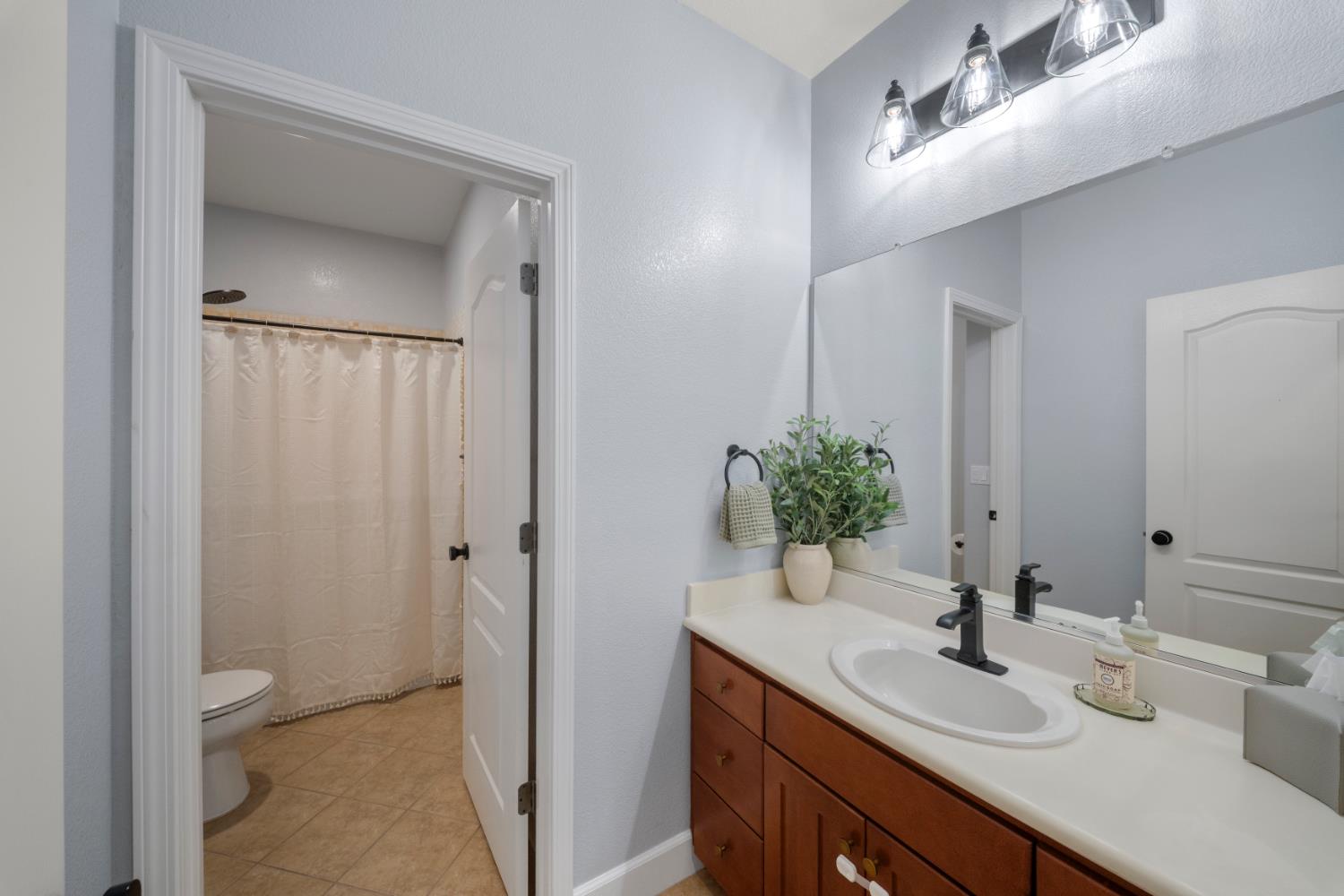 2505 CANCUN Ct, Modesto, CA 95355