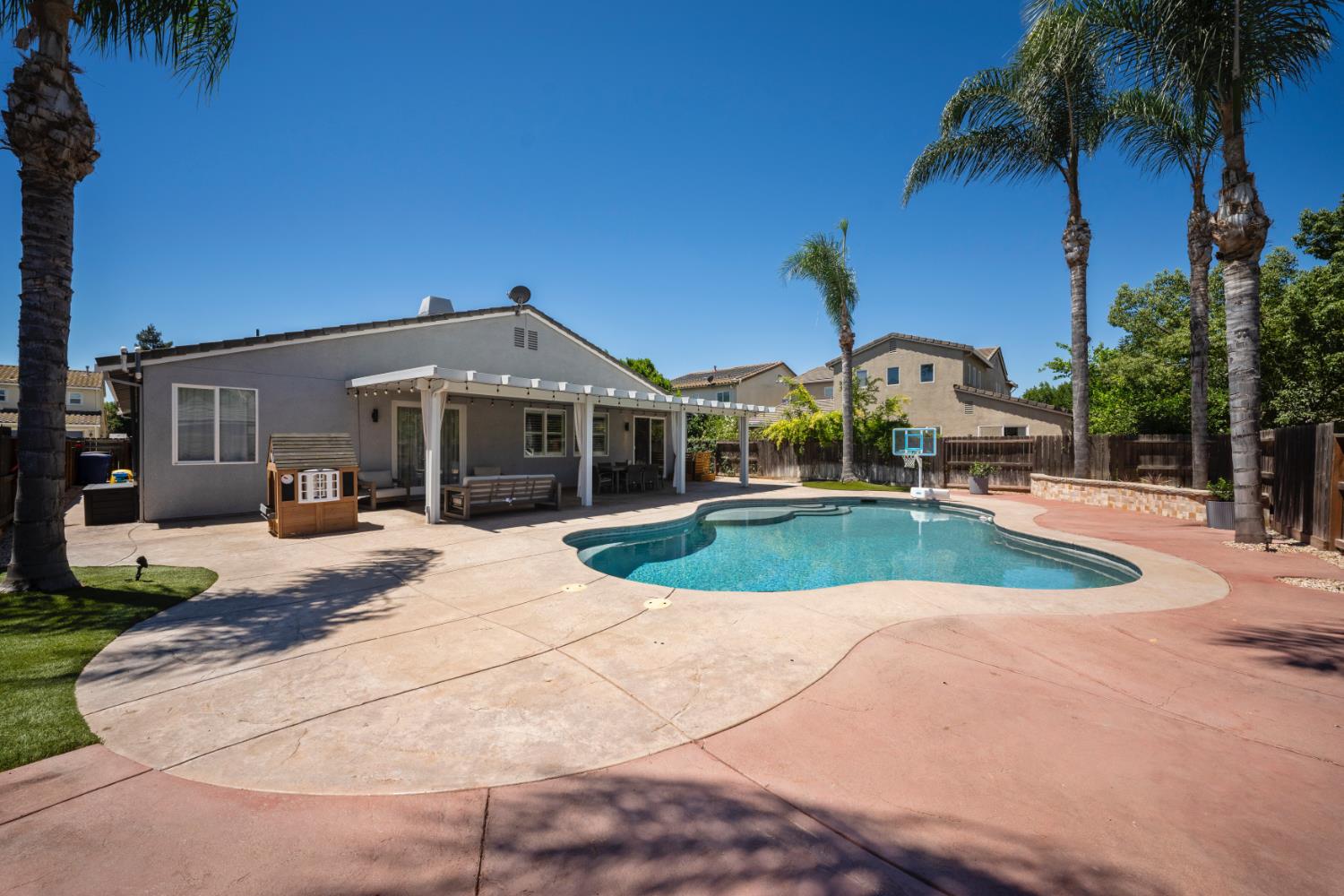 2505 CANCUN Ct, Modesto, CA 95355