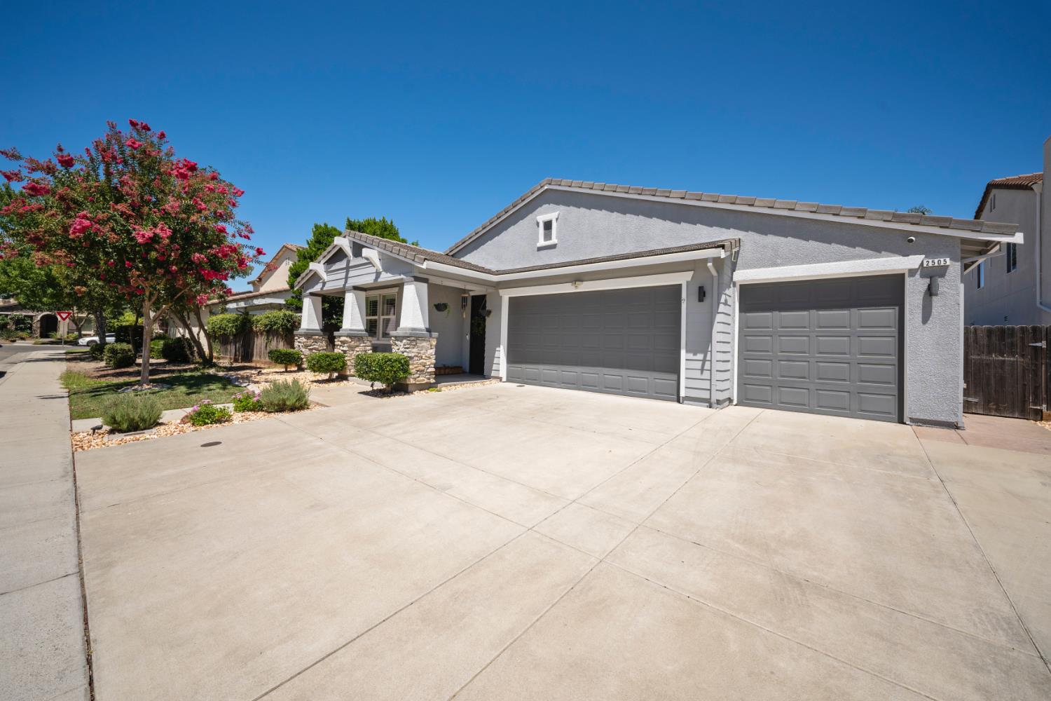 2505 CANCUN Ct, Modesto, CA 95355