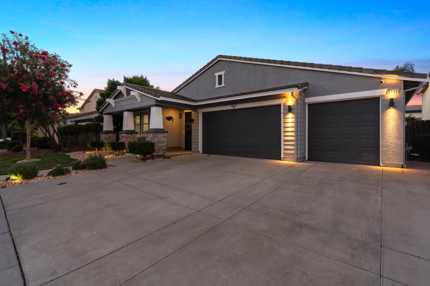 2505 CANCUN Ct, Modesto, CA 95355