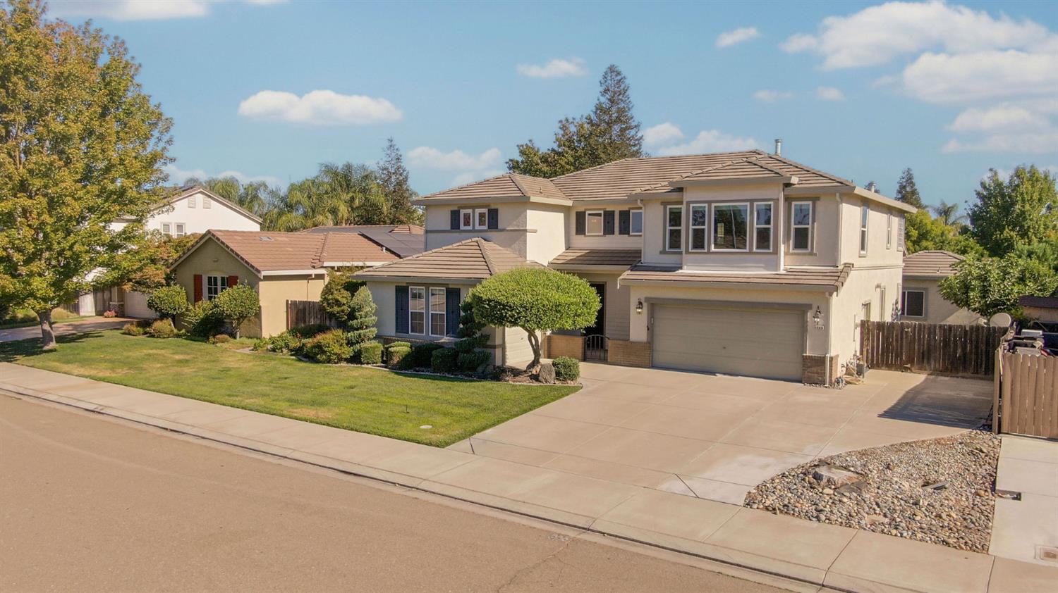 1733 S Daniel Dr, Ripon, CA 95366