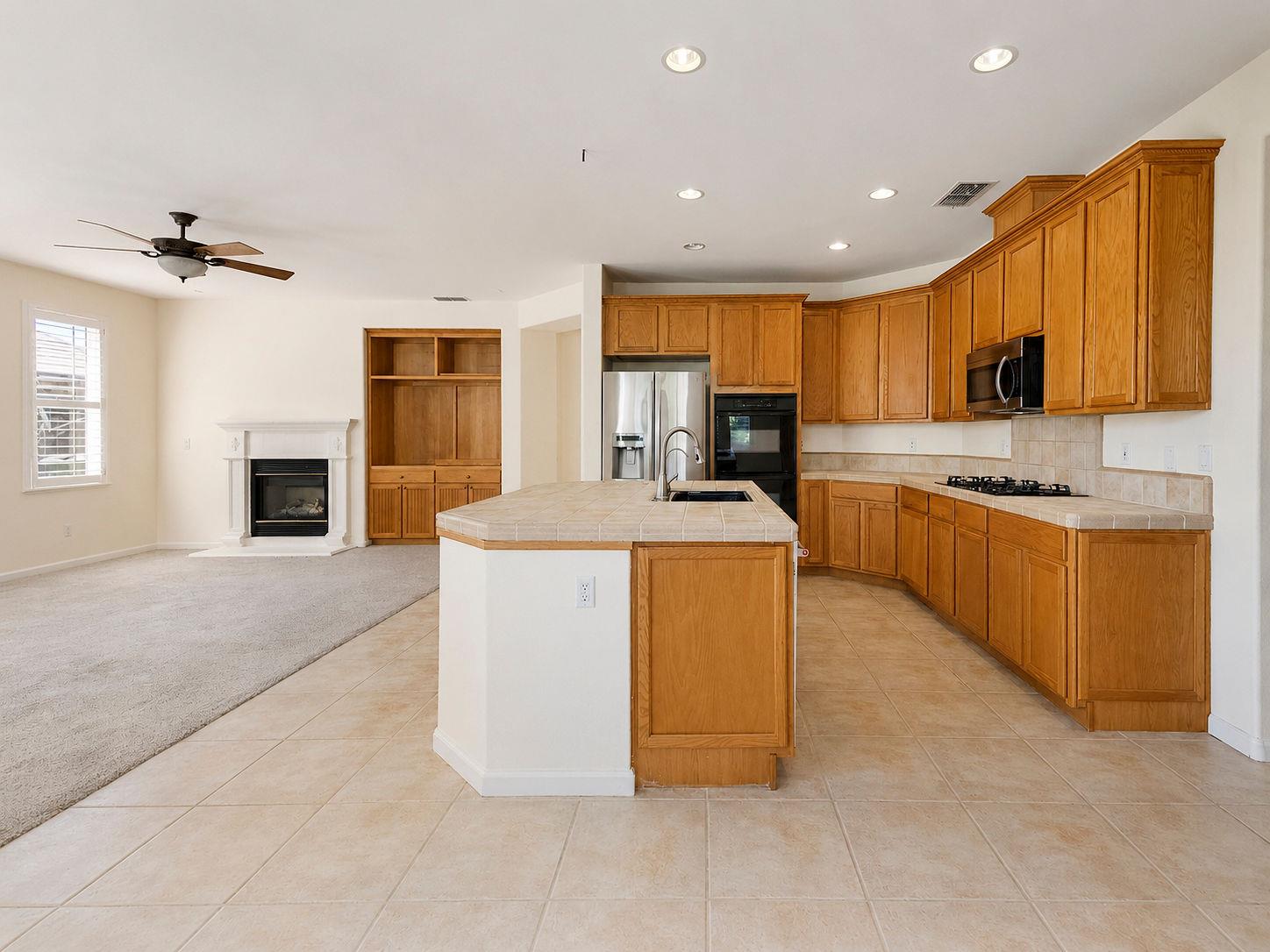 1733 S Daniel Dr, Ripon, CA 95366