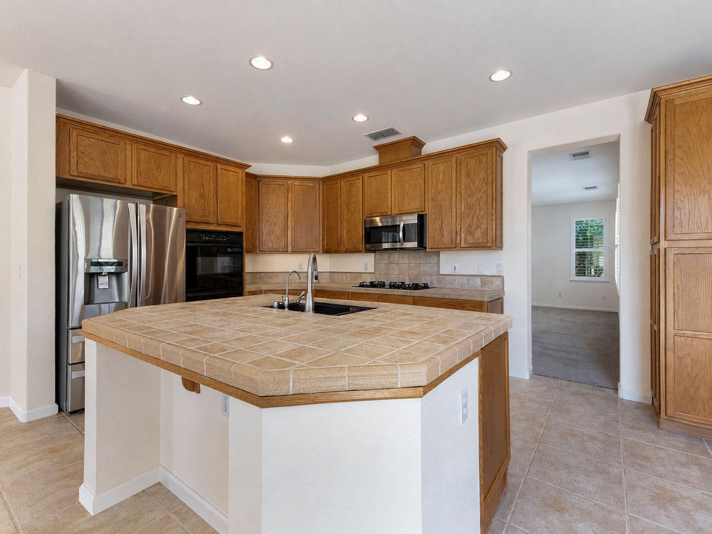 1733 S Daniel Dr, Ripon, CA 95366