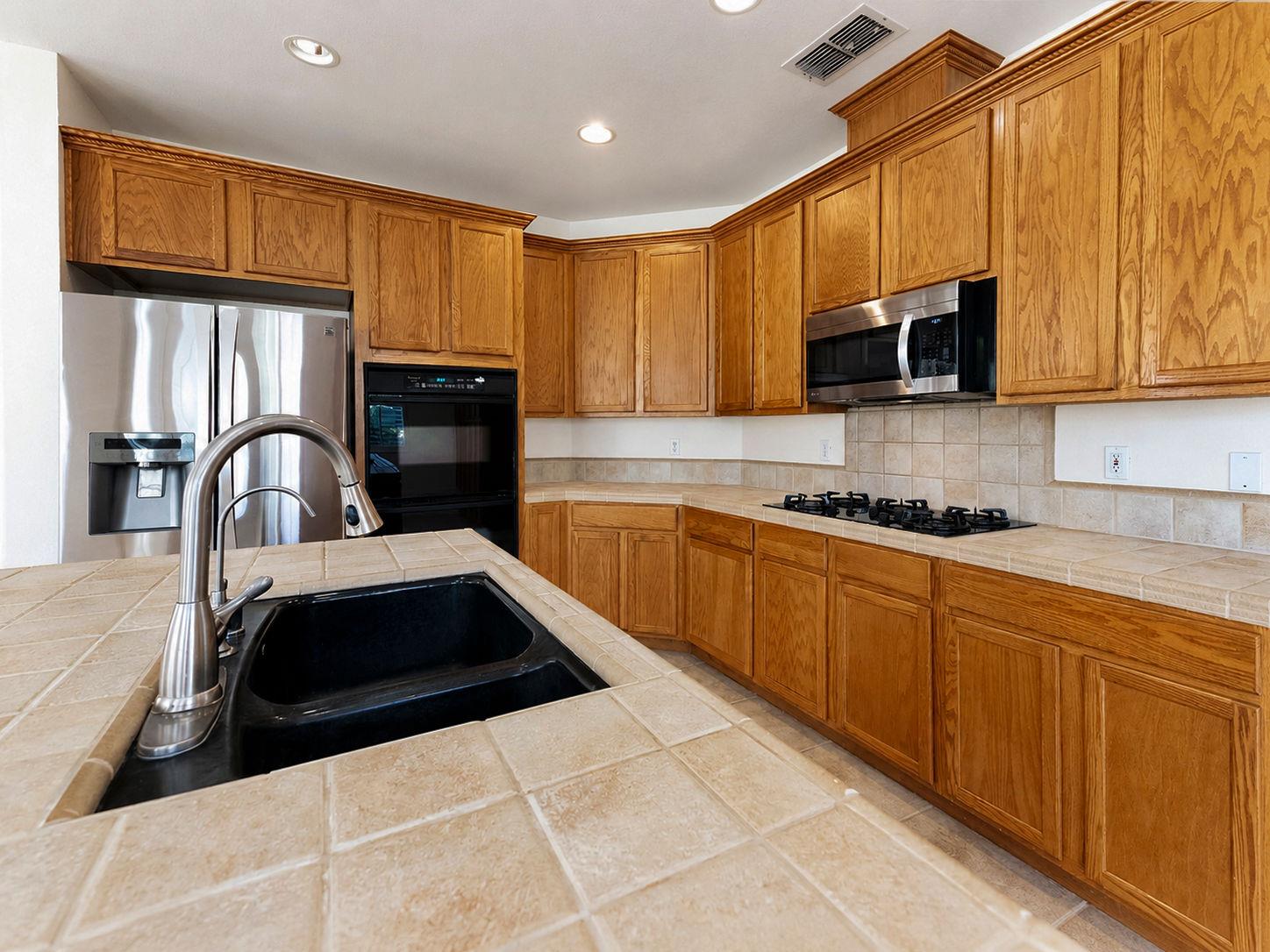 1733 S Daniel Dr, Ripon, CA 95366