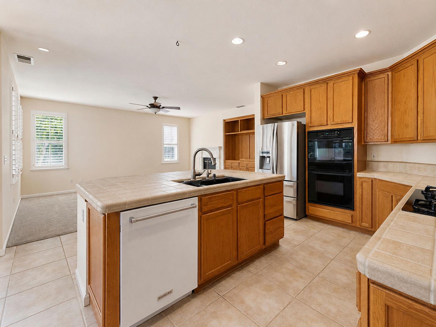 1733 S Daniel Dr, Ripon, CA 95366