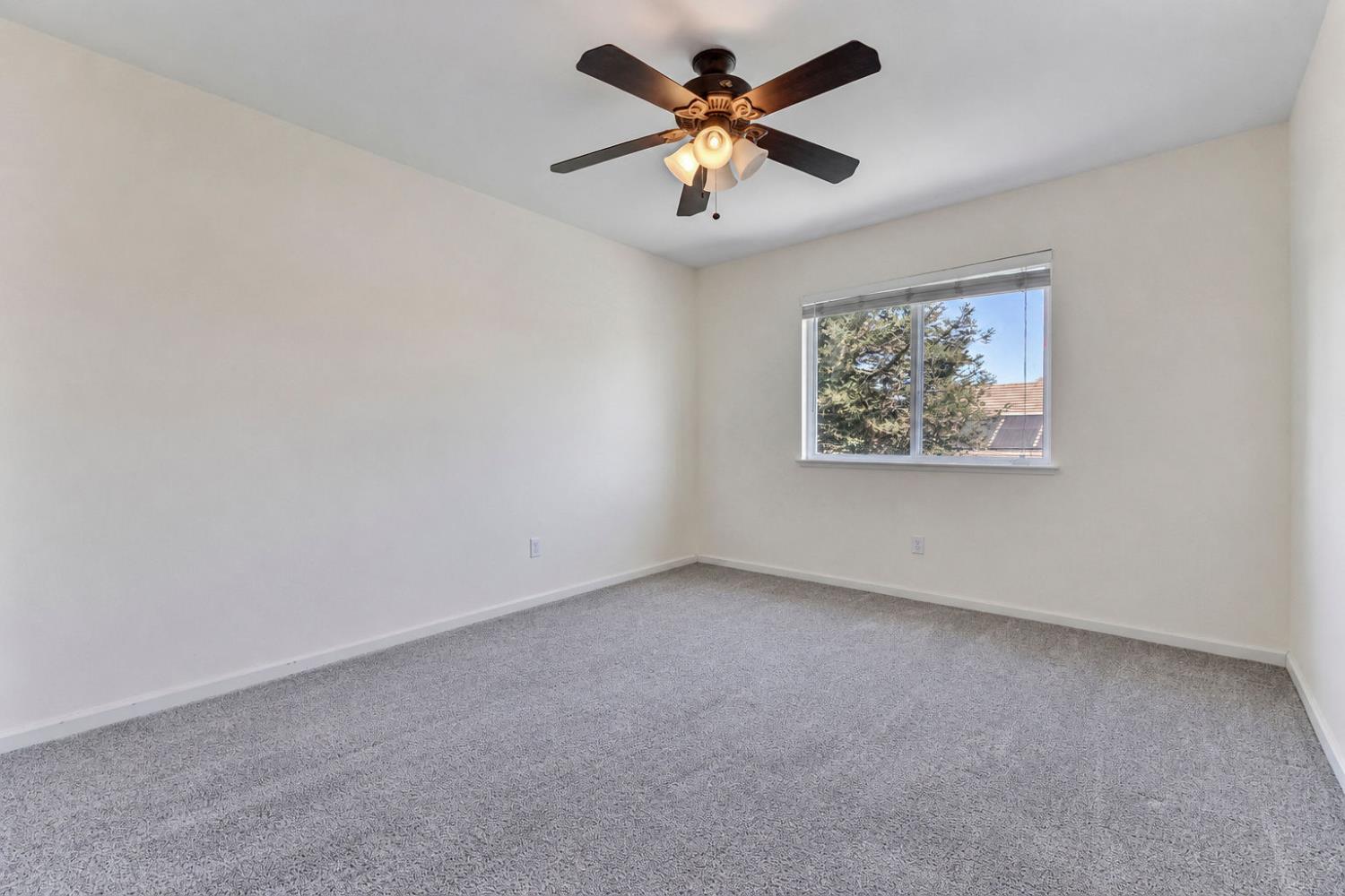 1733 S Daniel Dr, Ripon, CA 95366