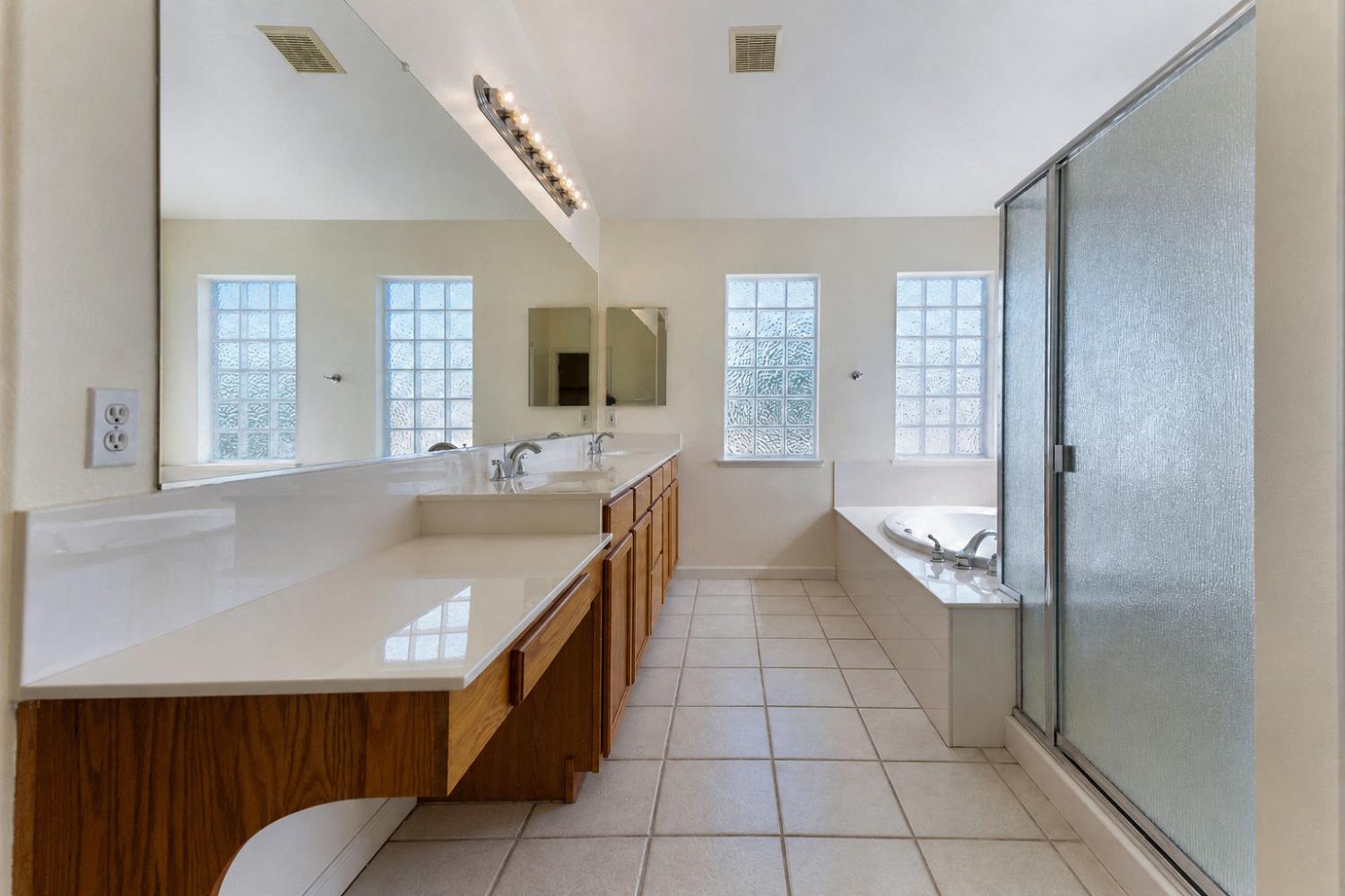 1733 S Daniel Dr, Ripon, CA 95366