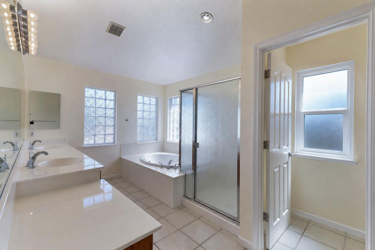 1733 S Daniel Dr, Ripon, CA 95366
