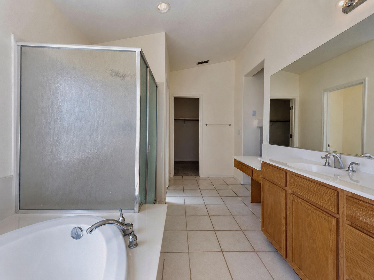 1733 S Daniel Dr, Ripon, CA 95366