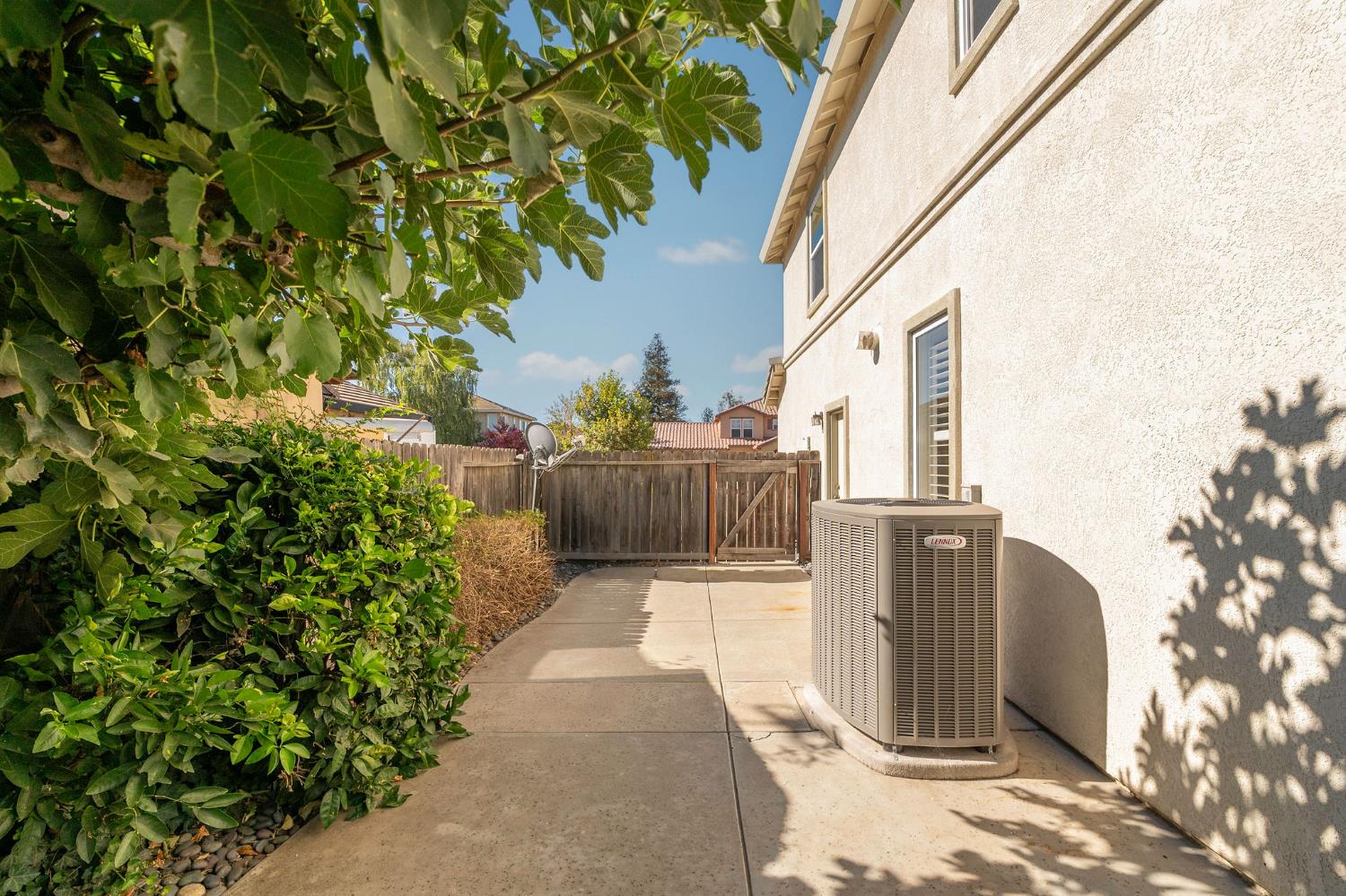 1733 S Daniel Dr, Ripon, CA 95366