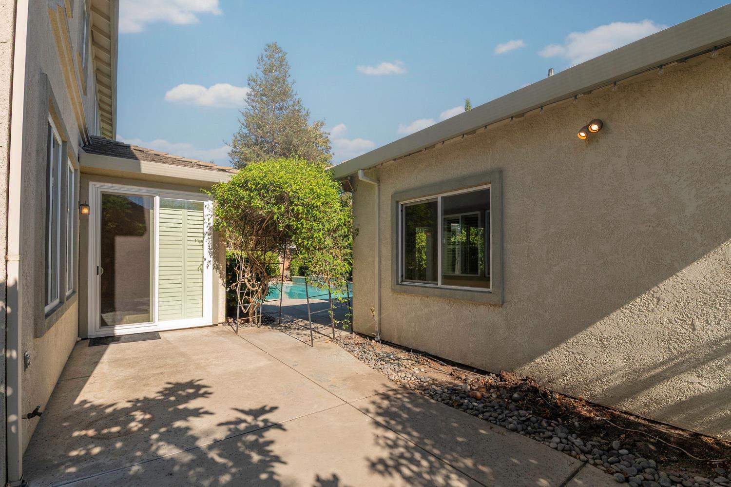 1733 S Daniel Dr, Ripon, CA 95366