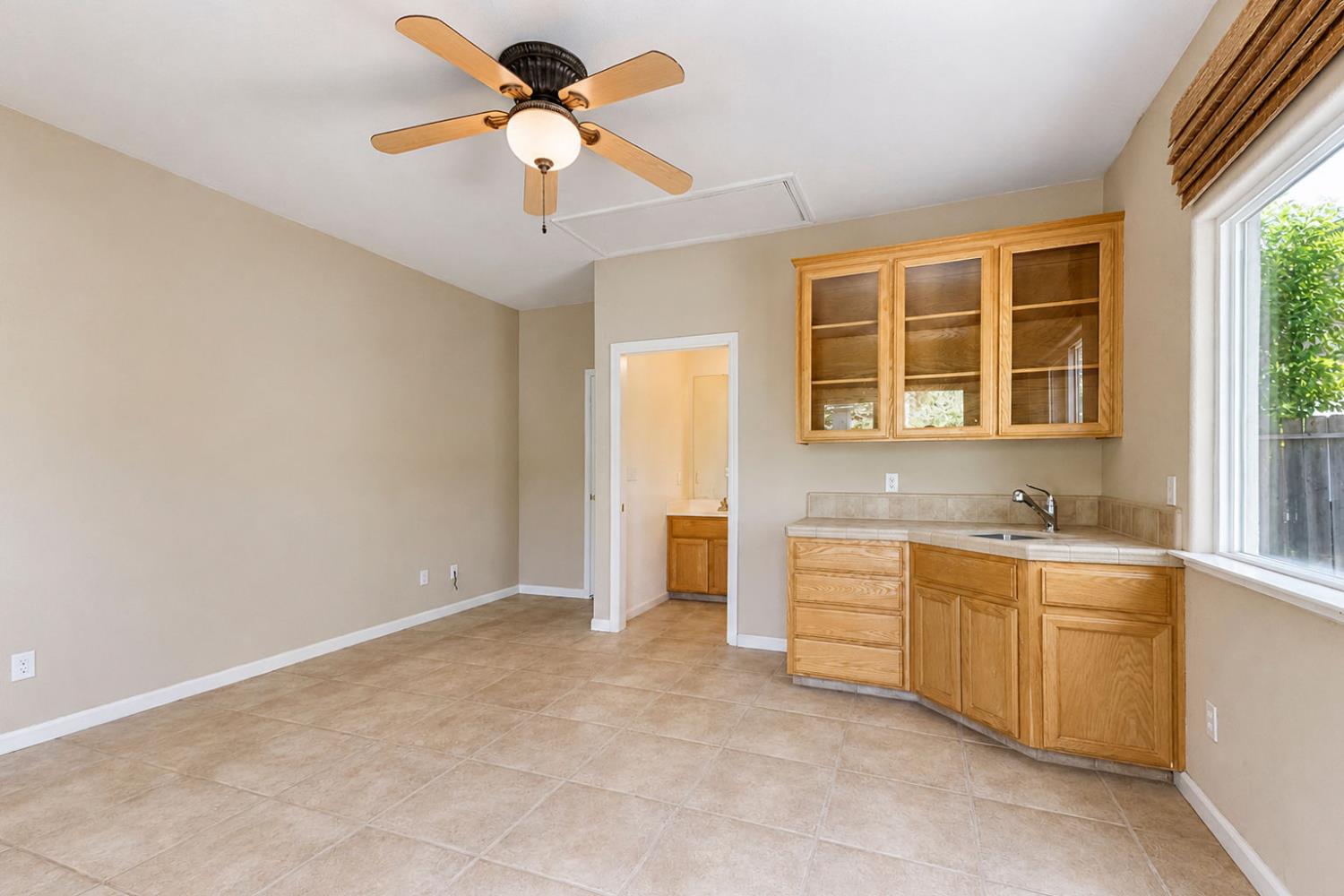1733 S Daniel Dr, Ripon, CA 95366