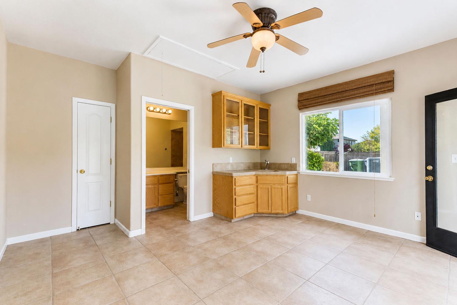 1733 S Daniel Dr, Ripon, CA 95366
