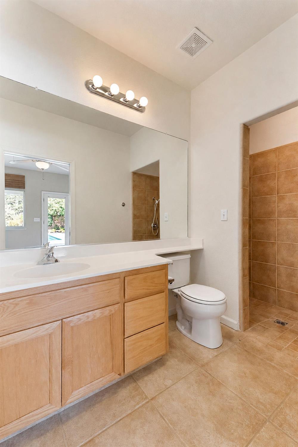 1733 S Daniel Dr, Ripon, CA 95366