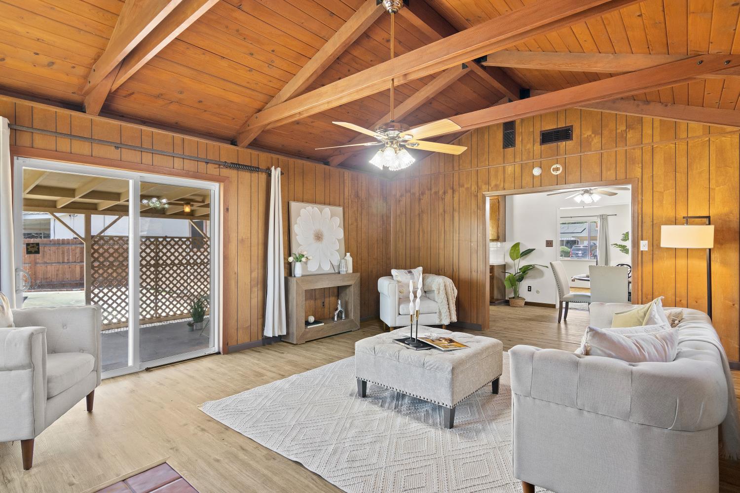 2121 Yosemite Ave, Escalon, CA 95320