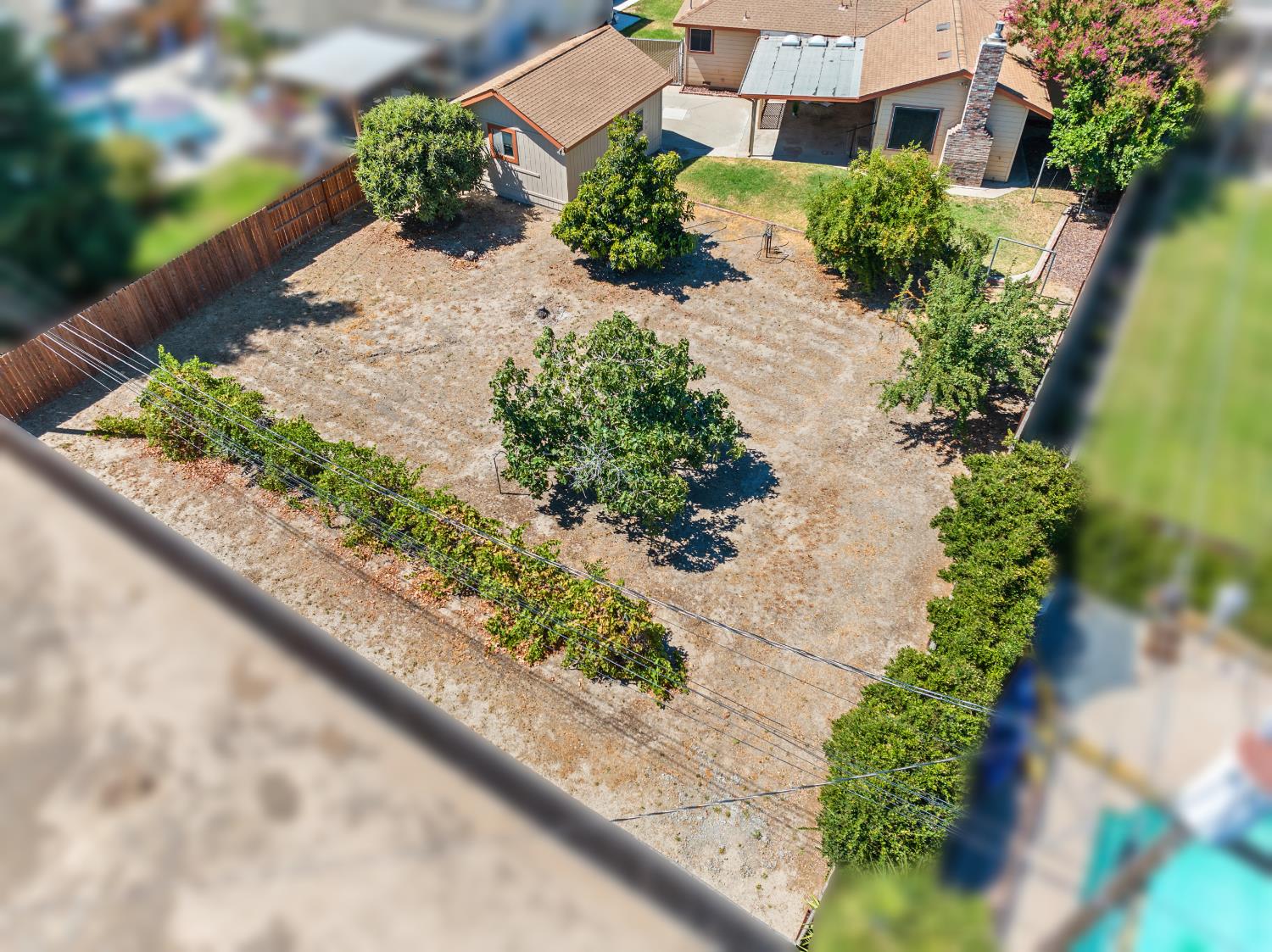 2121 Yosemite Ave, Escalon, CA 95320