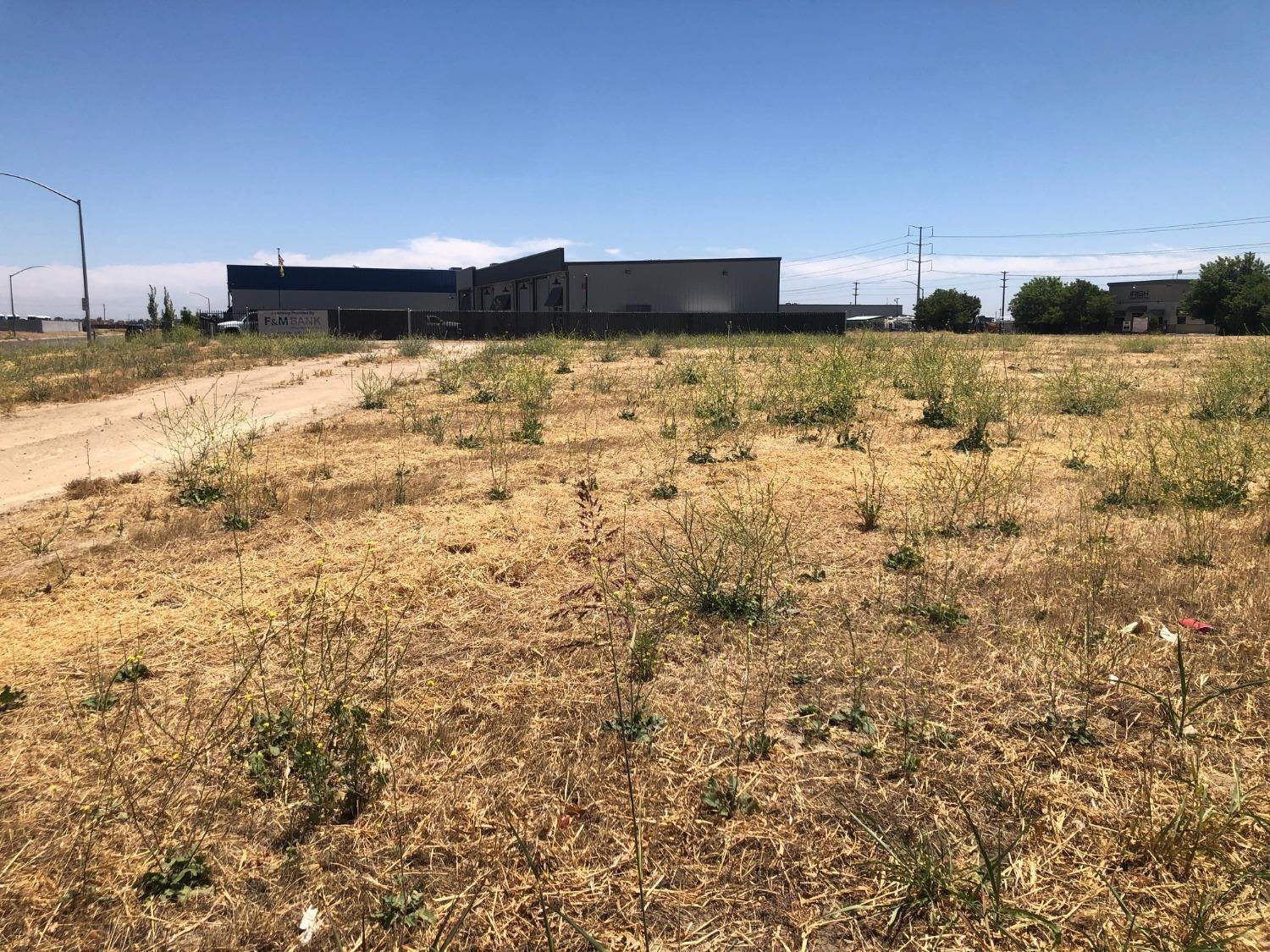 4456 Farm Supply Dr, Ceres, CA 95307