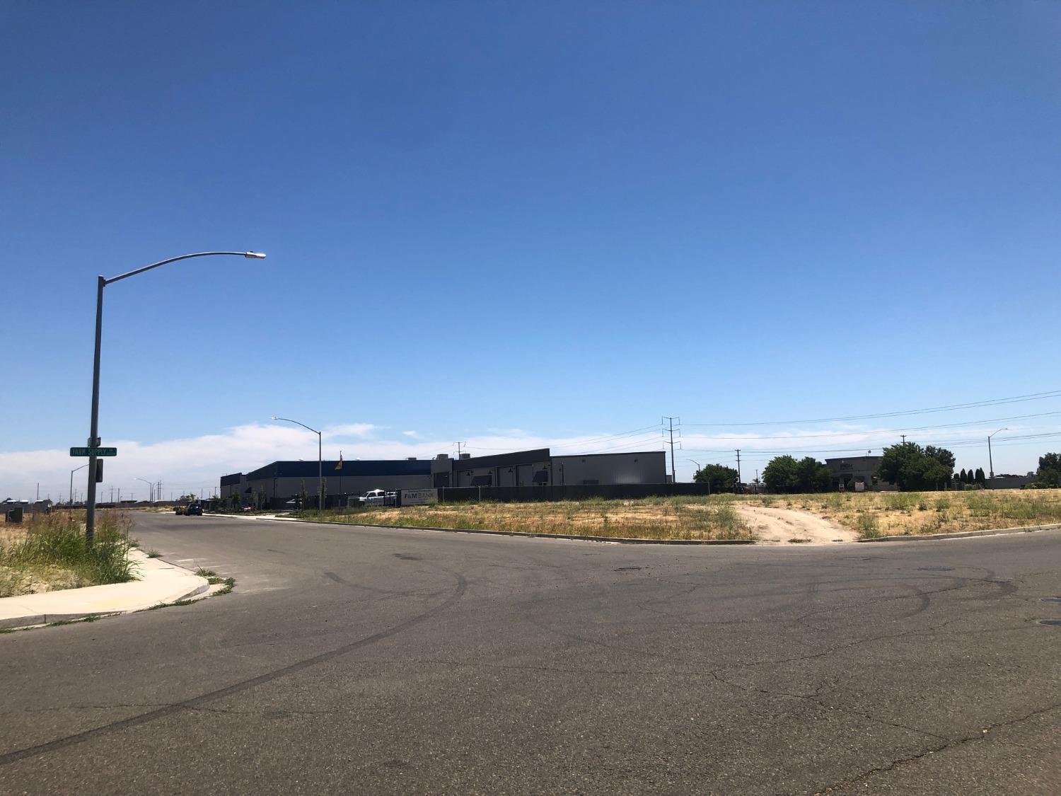 4456 Farm Supply Dr, Ceres, CA 95307