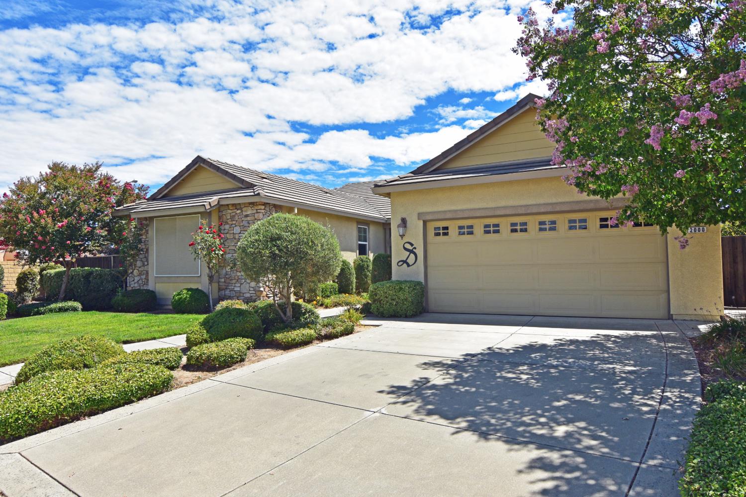 2000 Thomas Taylor Dr, Hughson, CA 95326