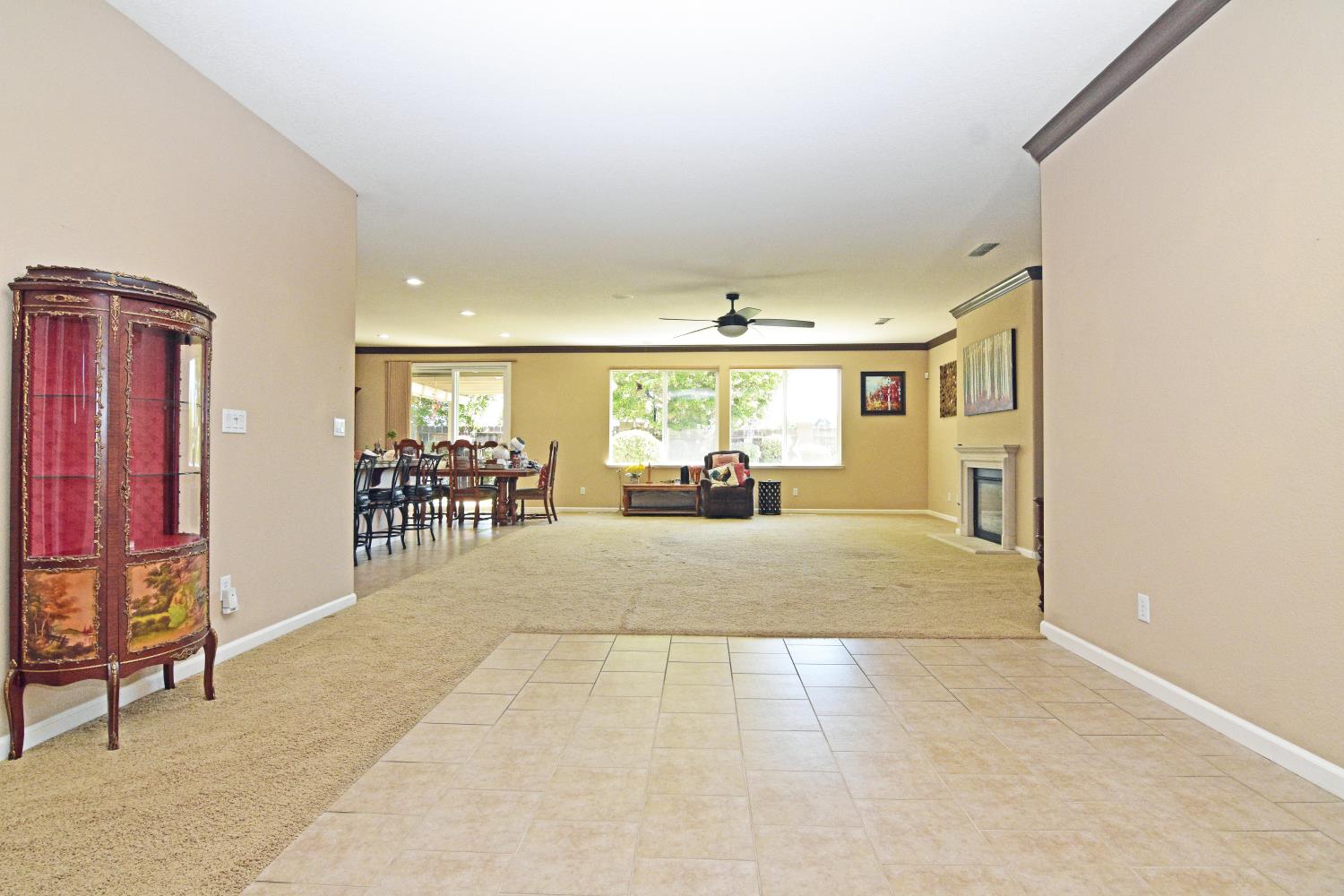 2000 Thomas Taylor Dr, Hughson, CA 95326