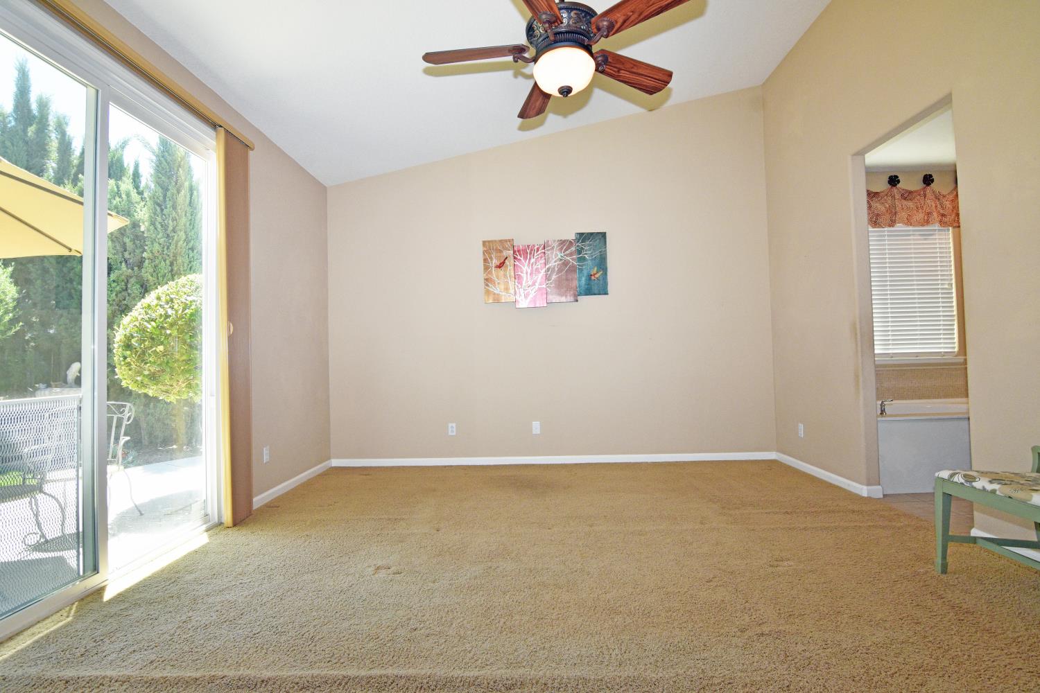 2000 Thomas Taylor Dr, Hughson, CA 95326