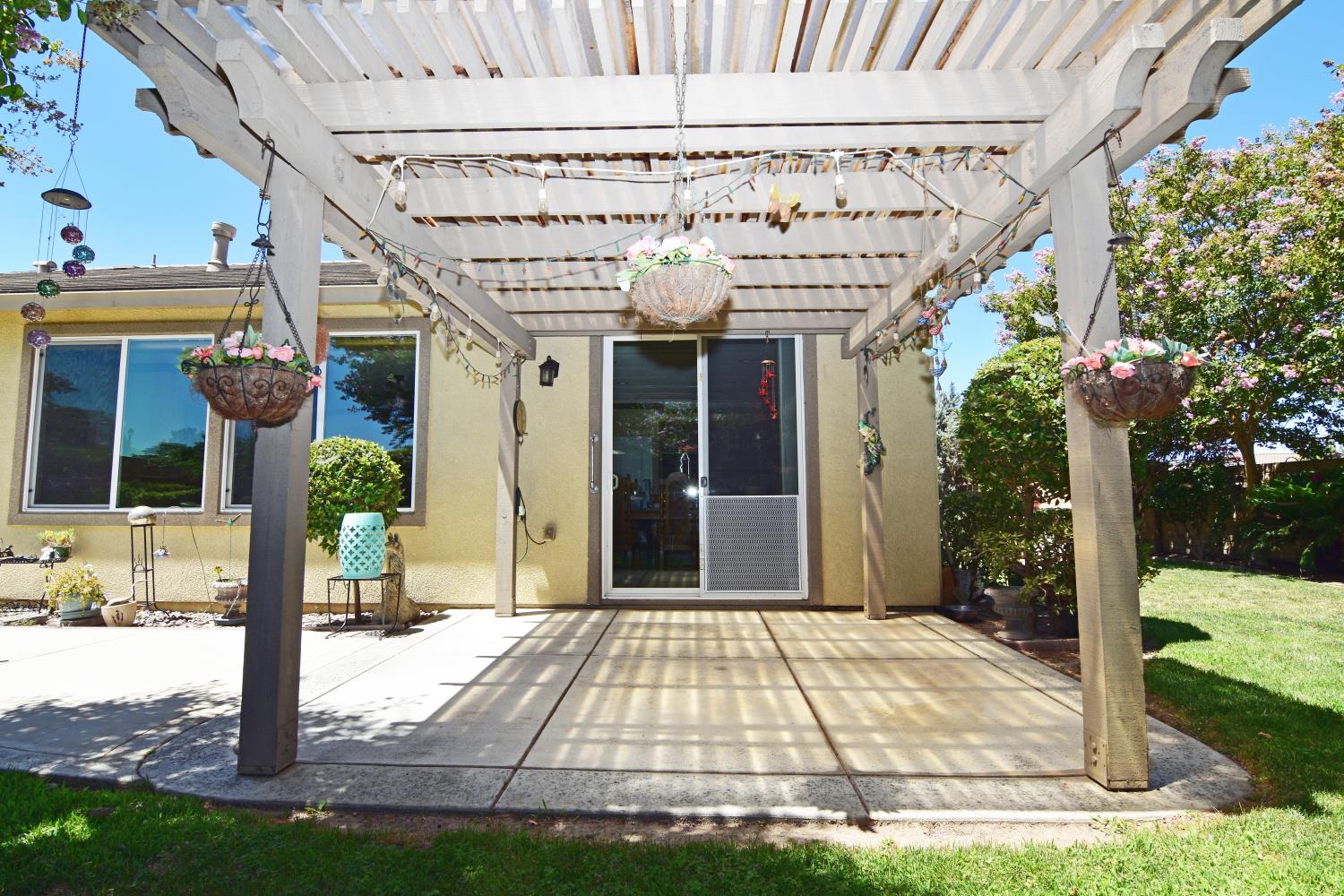 2000 Thomas Taylor Dr, Hughson, CA 95326