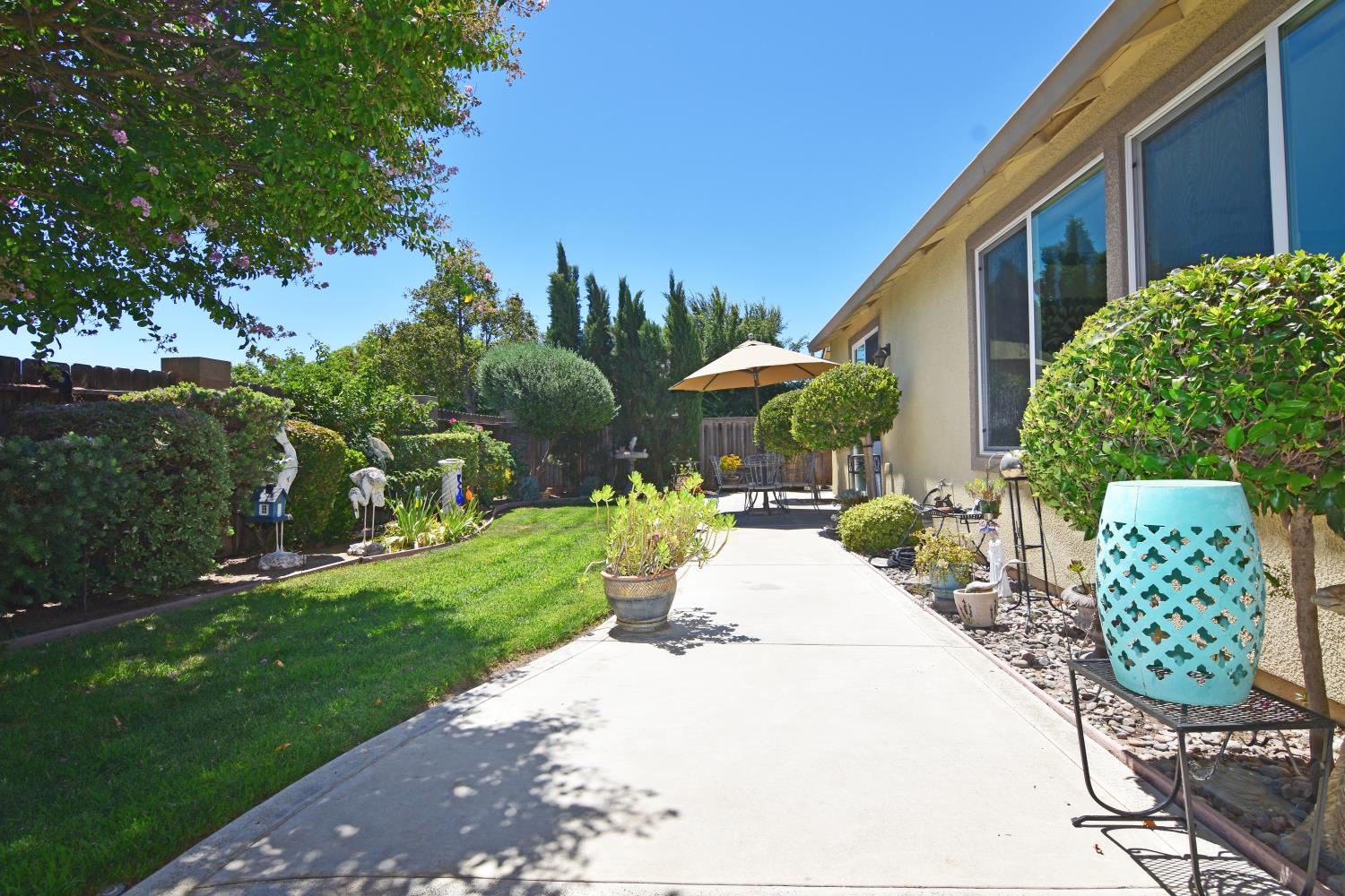 2000 Thomas Taylor Dr, Hughson, CA 95326