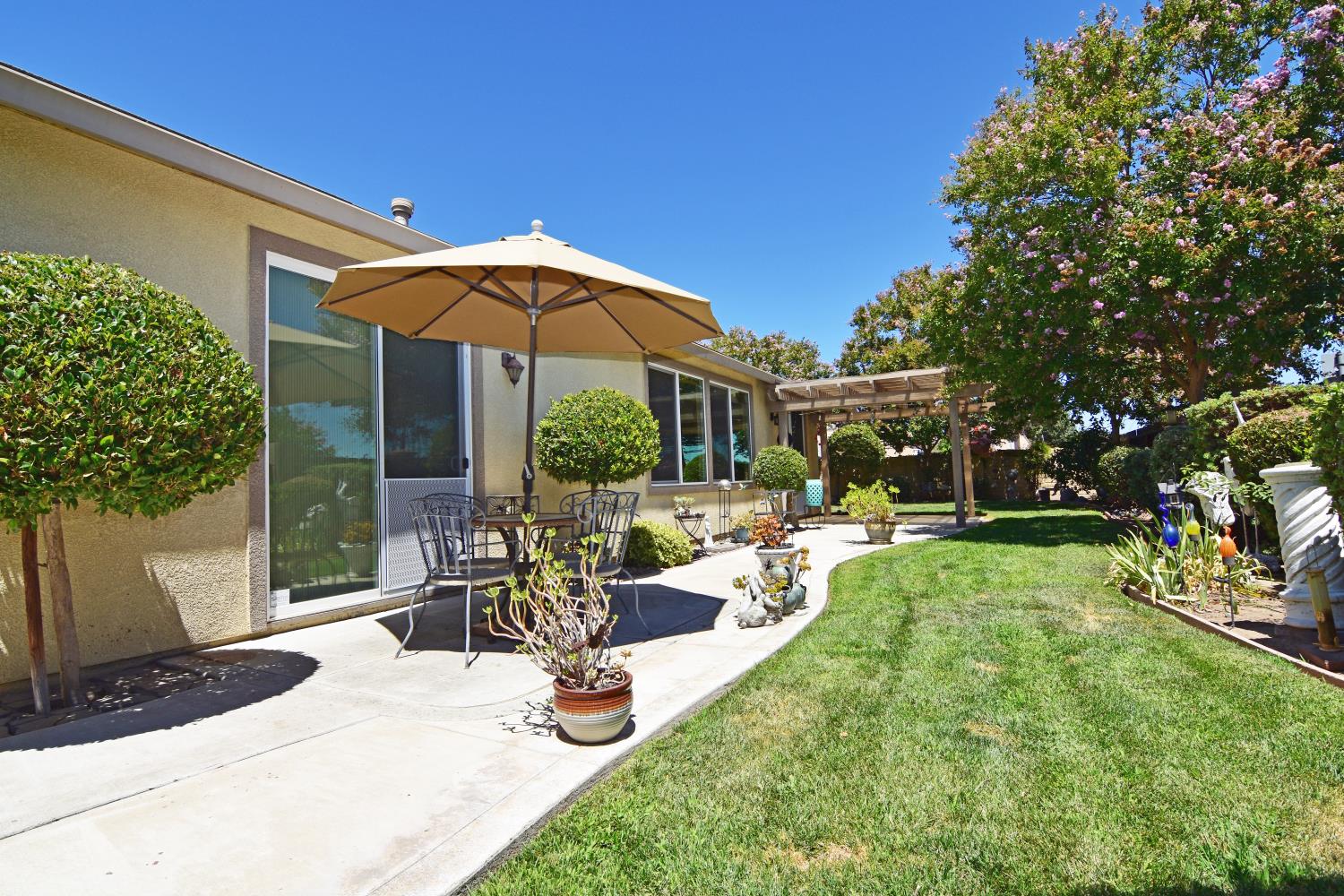 2000 Thomas Taylor Dr, Hughson, CA 95326
